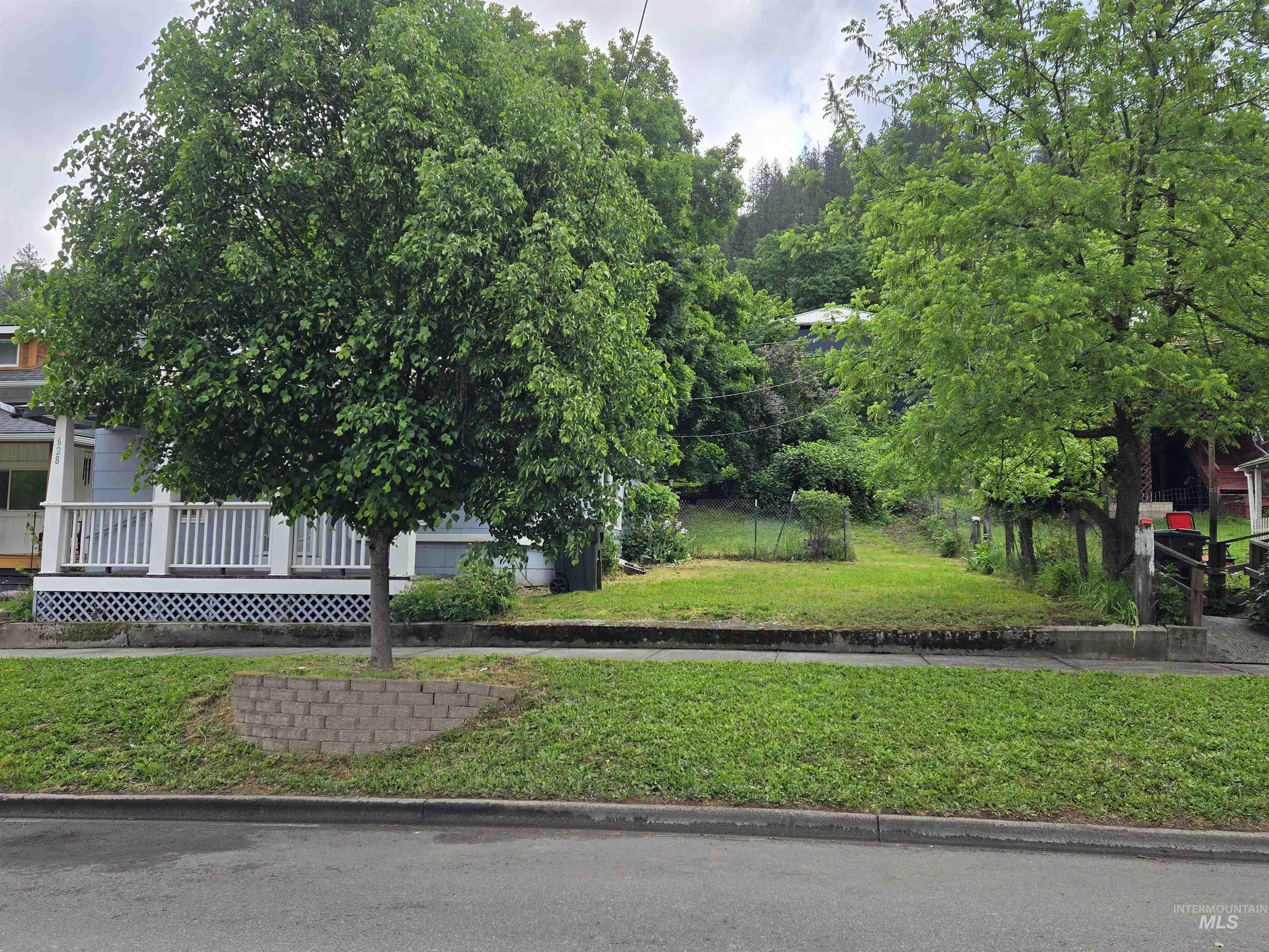 628 Main Street, Orofino, Idaho 83544, 2 Bedrooms, 1 Bathroom, Residential For Sale, Price $195,000, 98946722