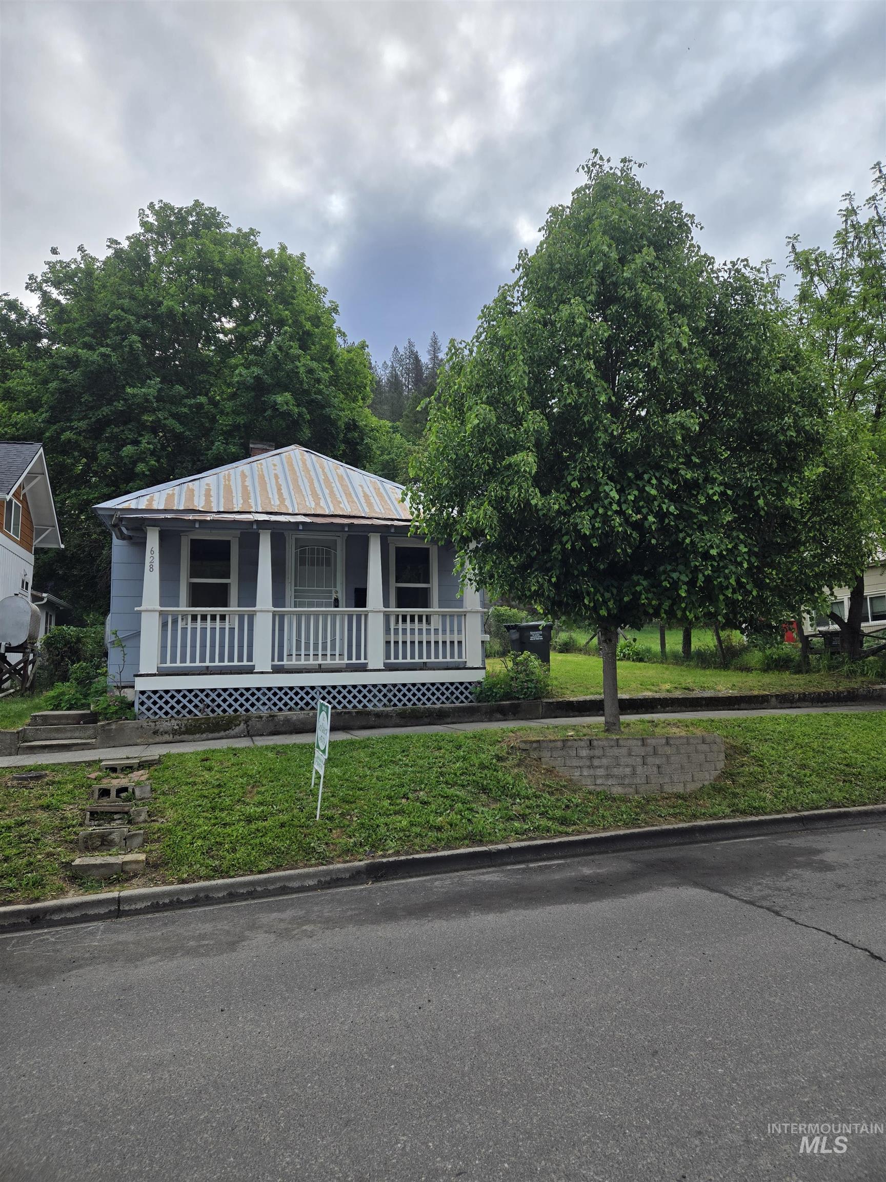628 Main Street, Orofino, Idaho 83544, 2 Bedrooms, 1 Bathroom, Residential For Sale, Price $195,000, 98946722