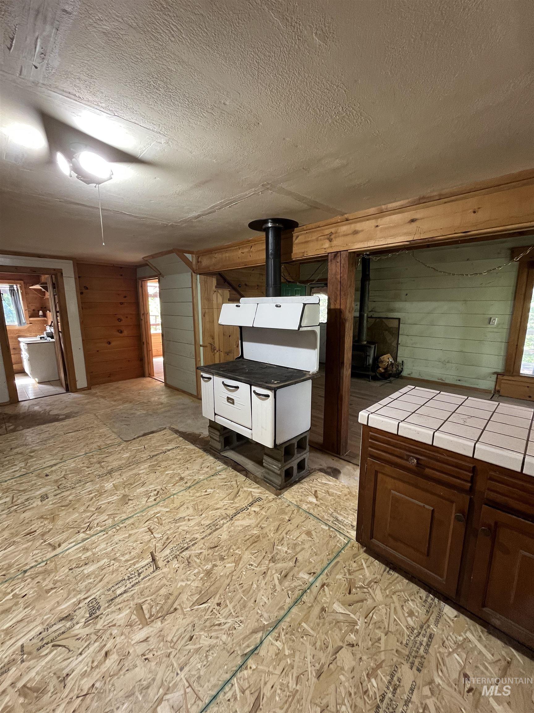 545 Getta Creek Rd, CottonWood, Idaho 83522, 3 Bedrooms, 1 Bathroom, Residential For Sale, Price $240,000, 98946731