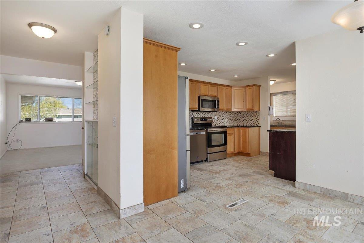 2313 Conant Dr, Burley, Idaho 83318-2912, 3 Bedrooms, 2 Bathrooms, Residential For Sale, Price $379,900, 98946737