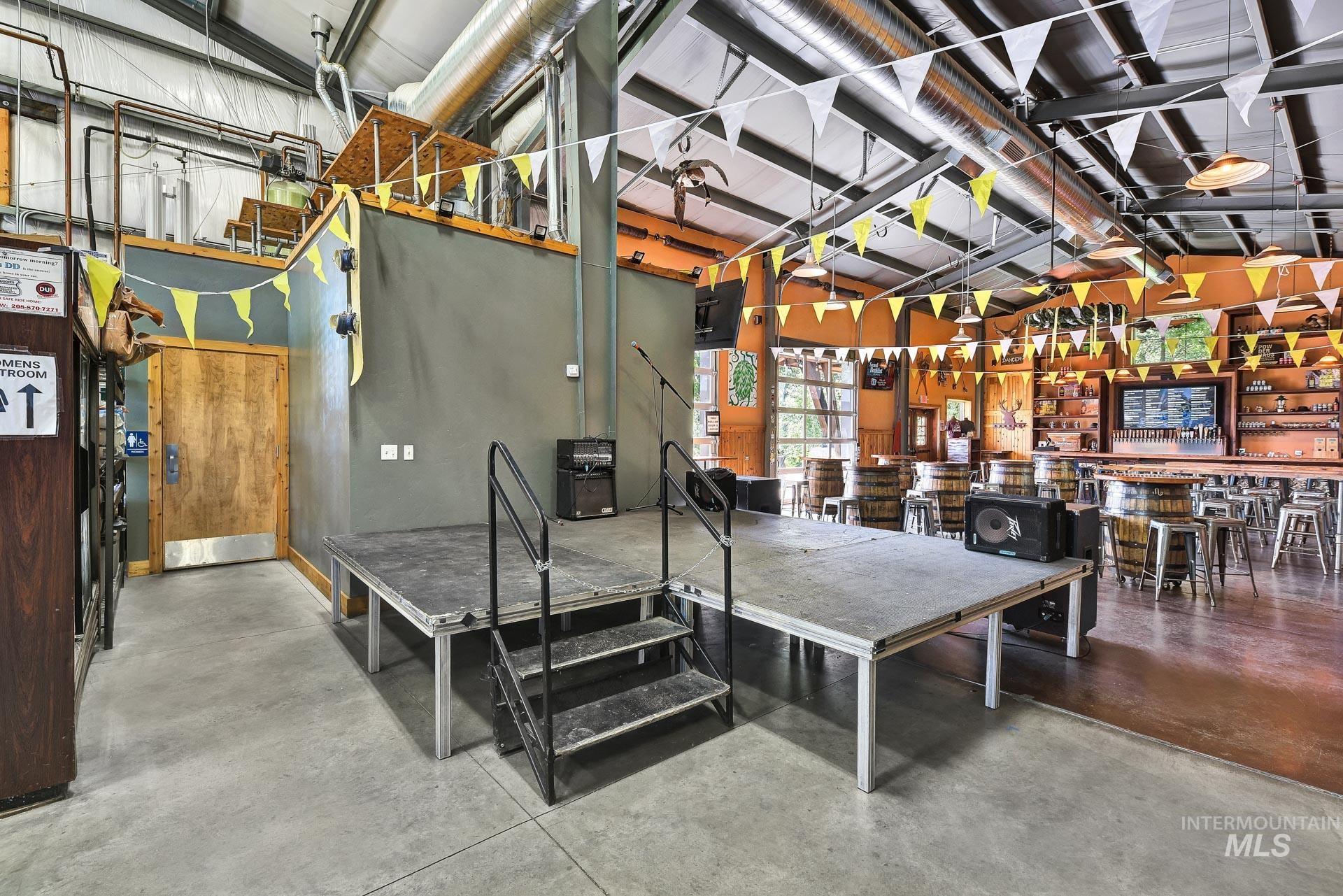 9719 W W Chinden Blvd, Boise, Idaho 83714, Business/Commercial For Sale, Price $2,425,000, 98946775