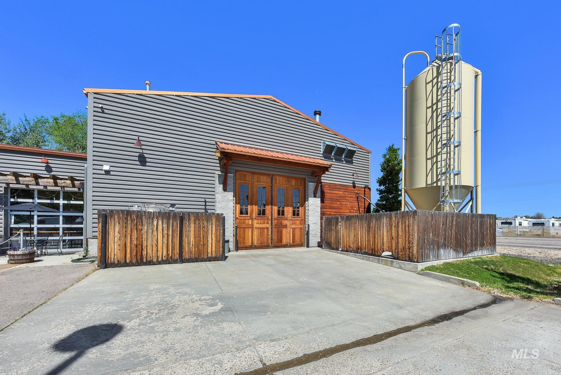 9719 W W Chinden Blvd, Boise, Idaho 83714, Business/Commercial For Sale, Price $2,425,000, 98946775