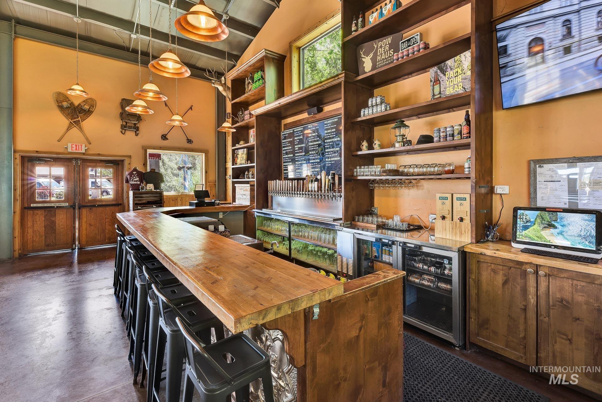 9719 W W Chinden Blvd, Boise, Idaho 83714, Business/Commercial For Sale, Price $2,425,000, 98946775