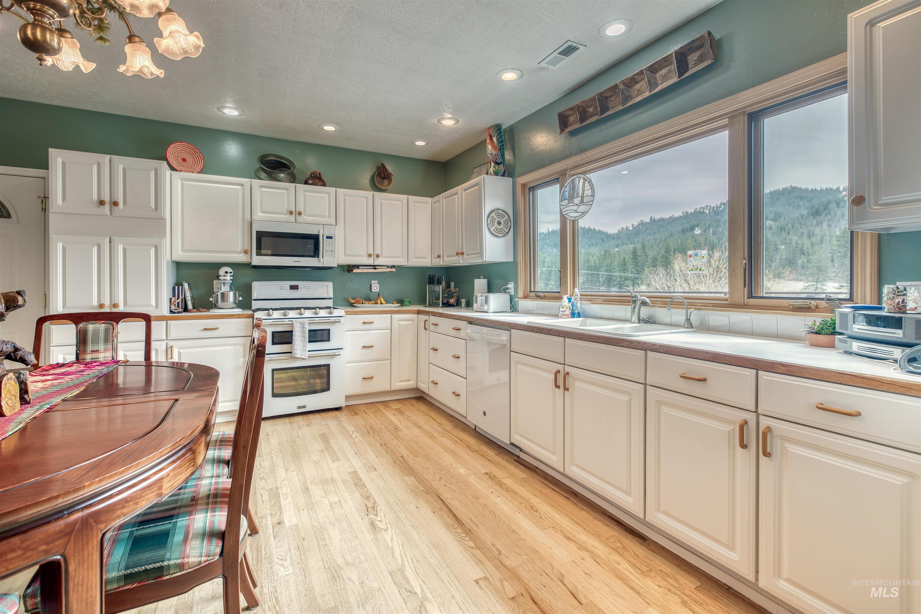 69 River Ranch, Garden Valley, Idaho 83622, 4 Bedrooms, 4 Rooms, Business/Commercial For Sale, Price $1,100,000, 98946785
