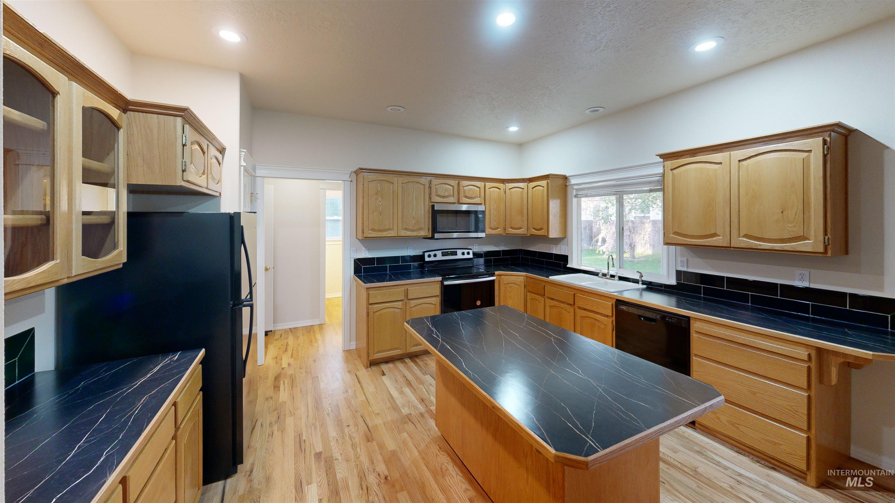 3036 S Grimes Creek, Meridian, Idaho 83642, 4 Bedrooms, 2.5 Bathrooms, Residential For Sale, Price $649,900, 98946805