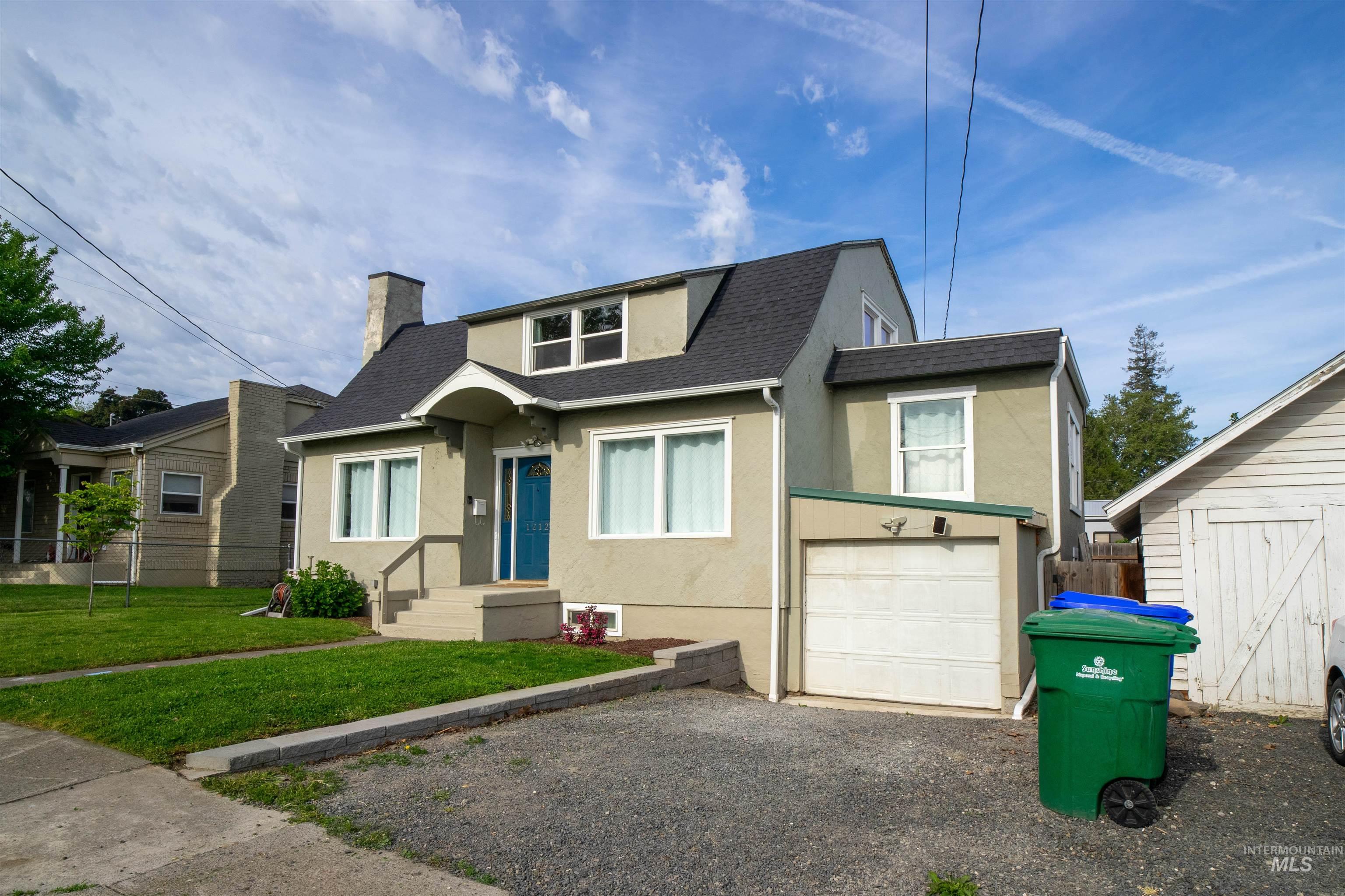 1212 14th St, Lewiston, Idaho 83501, 4 Bedrooms, 2 Bathrooms, Residential For Sale, Price $375,000, 98946808