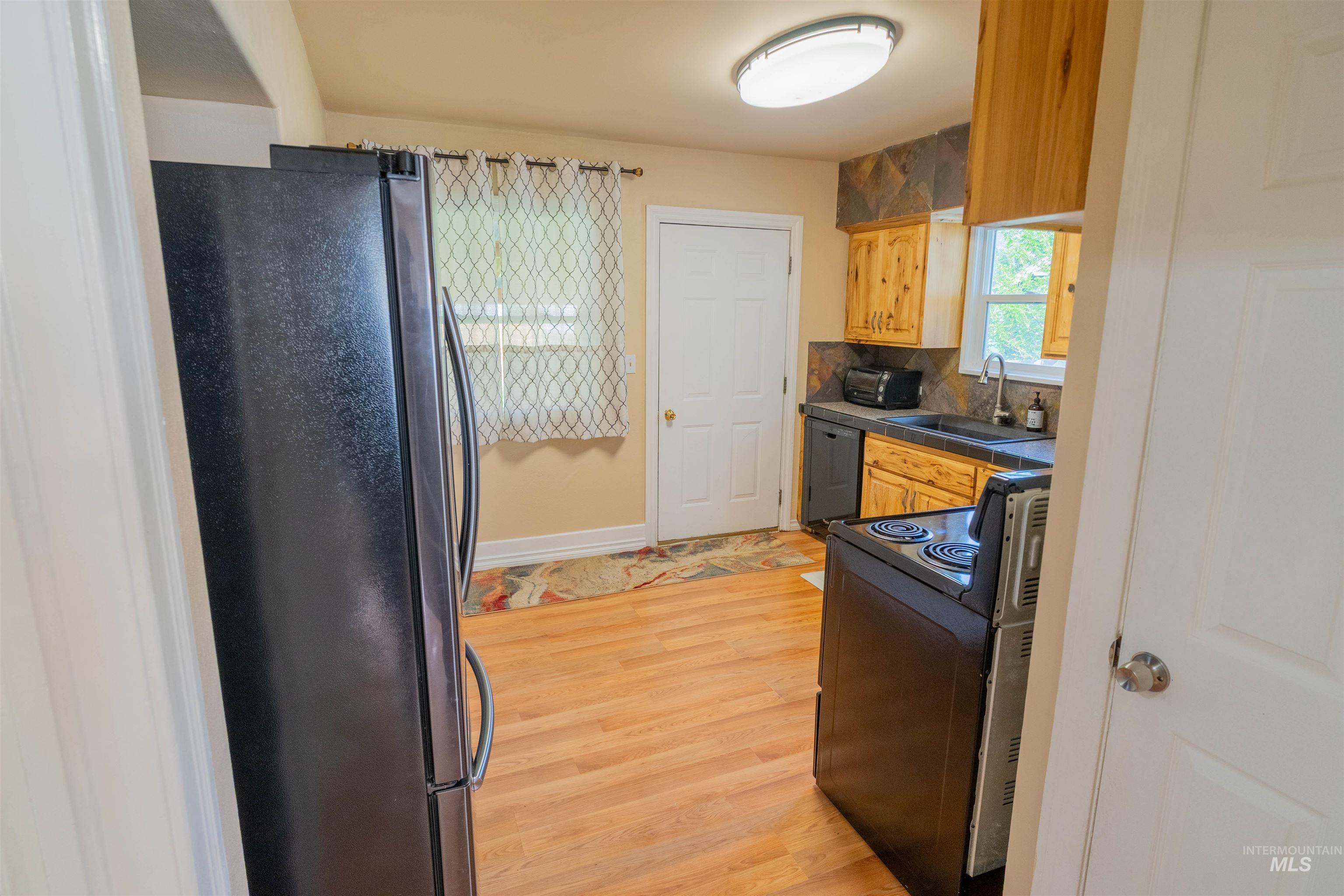 1212 14th St, Lewiston, Idaho 83501, 4 Bedrooms, 2 Bathrooms, Residential For Sale, Price $375,000, 98946808