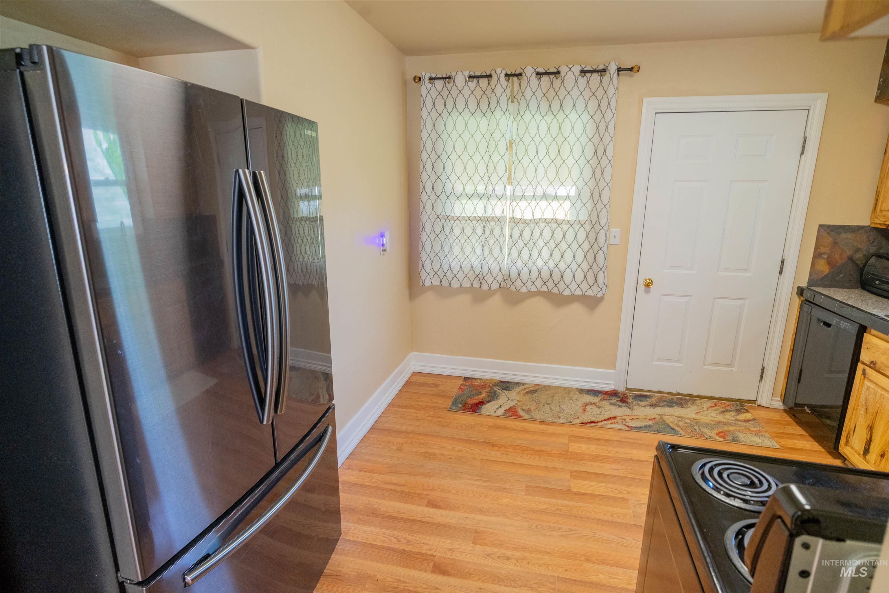 1212 14th St, Lewiston, Idaho 83501, 4 Bedrooms, 2 Bathrooms, Residential For Sale, Price $375,000, 98946808
