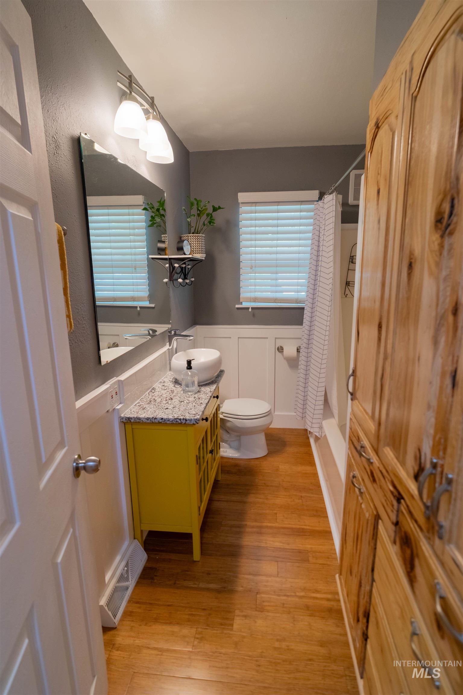 1212 14th St, Lewiston, Idaho 83501, 4 Bedrooms, 2 Bathrooms, Residential For Sale, Price $375,000, 98946808