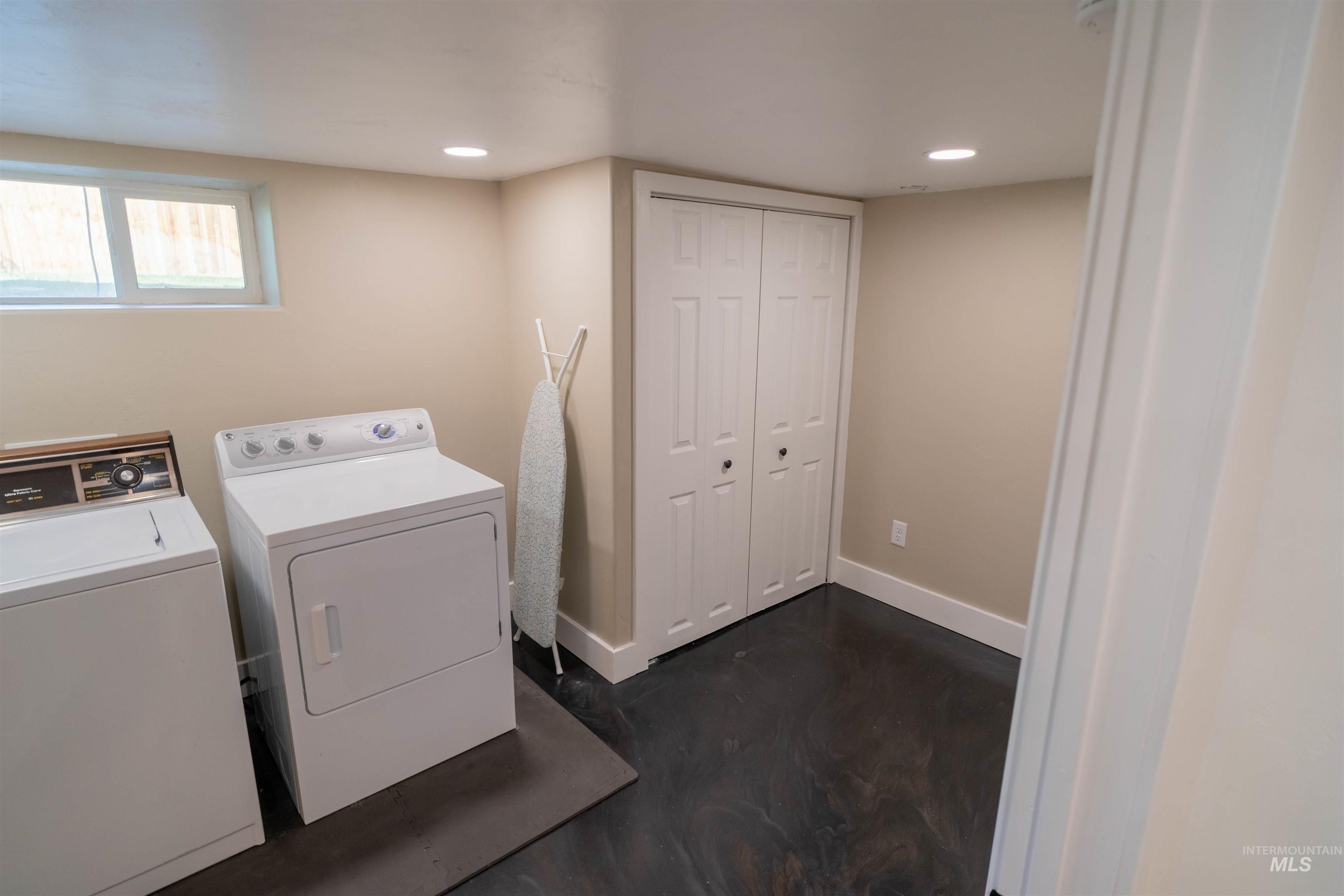 1212 14th St, Lewiston, Idaho 83501, 4 Bedrooms, 2 Bathrooms, Residential For Sale, Price $375,000, 98946808