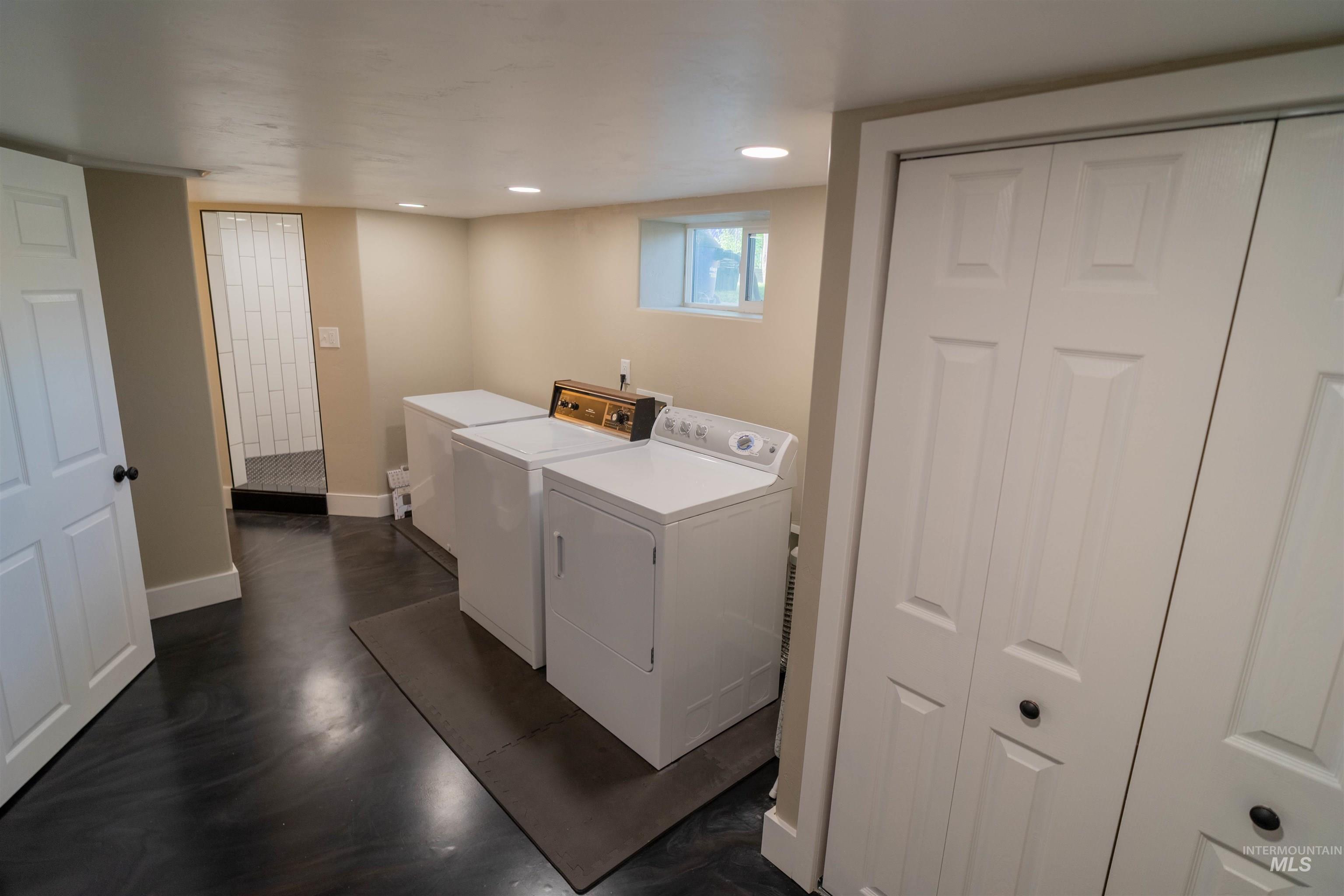 1212 14th St, Lewiston, Idaho 83501, 4 Bedrooms, 2 Bathrooms, Residential For Sale, Price $375,000, 98946808
