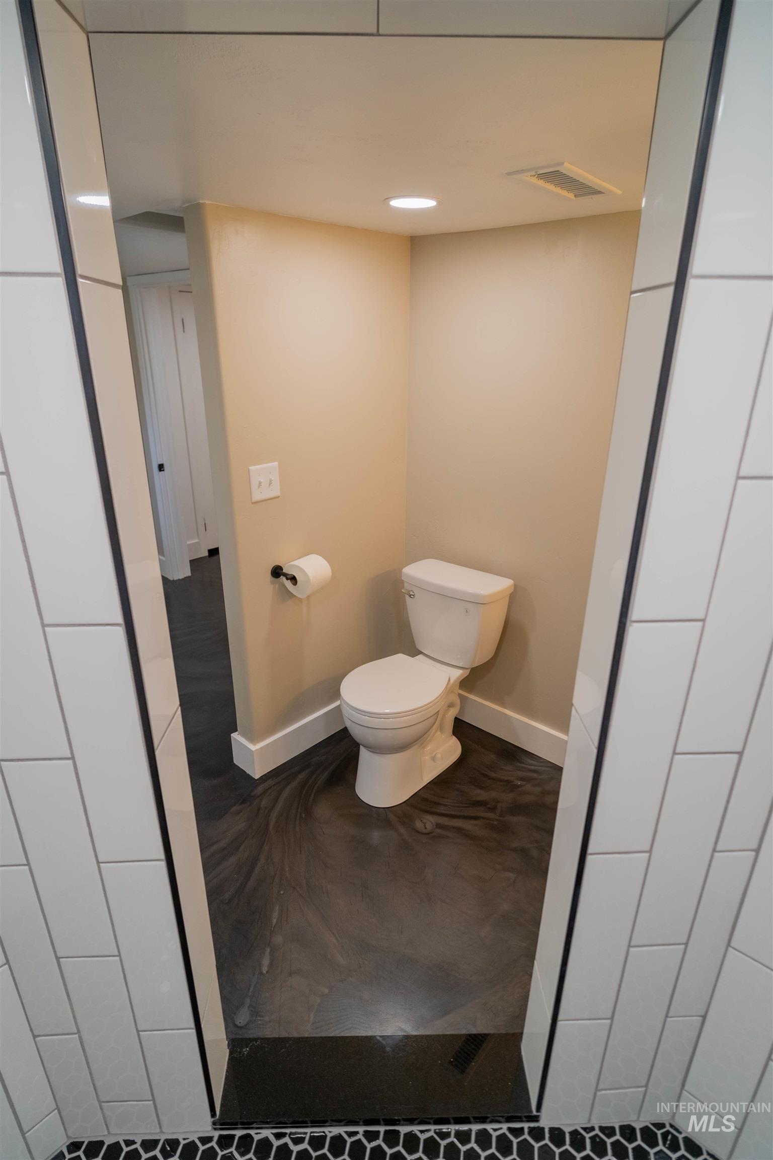1212 14th St, Lewiston, Idaho 83501, 4 Bedrooms, 2 Bathrooms, Residential For Sale, Price $375,000, 98946808