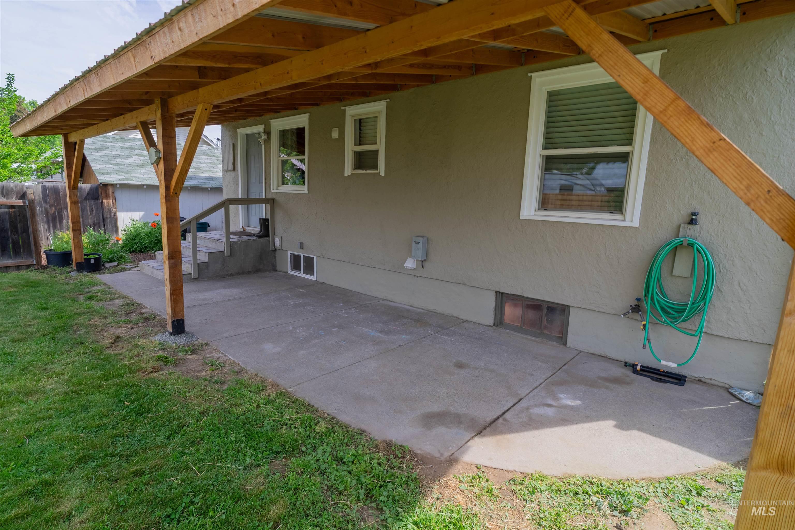 1212 14th St, Lewiston, Idaho 83501, 4 Bedrooms, 2 Bathrooms, Residential For Sale, Price $375,000, 98946808