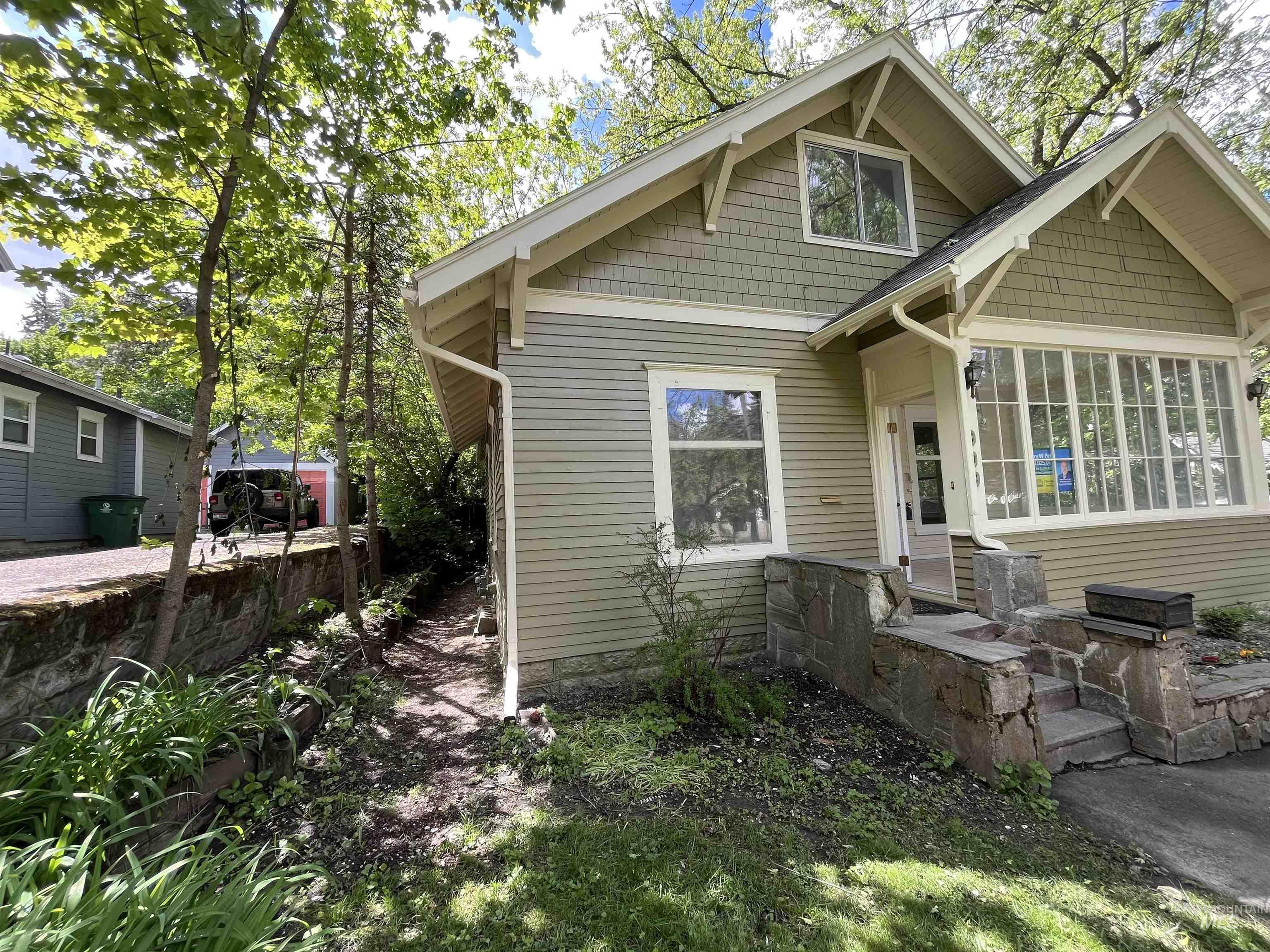909 E 6th, Moscow, Idaho 83843, 4 Bedrooms, 2 Bathrooms, Residential For Sale, Price $497,000, 98946809