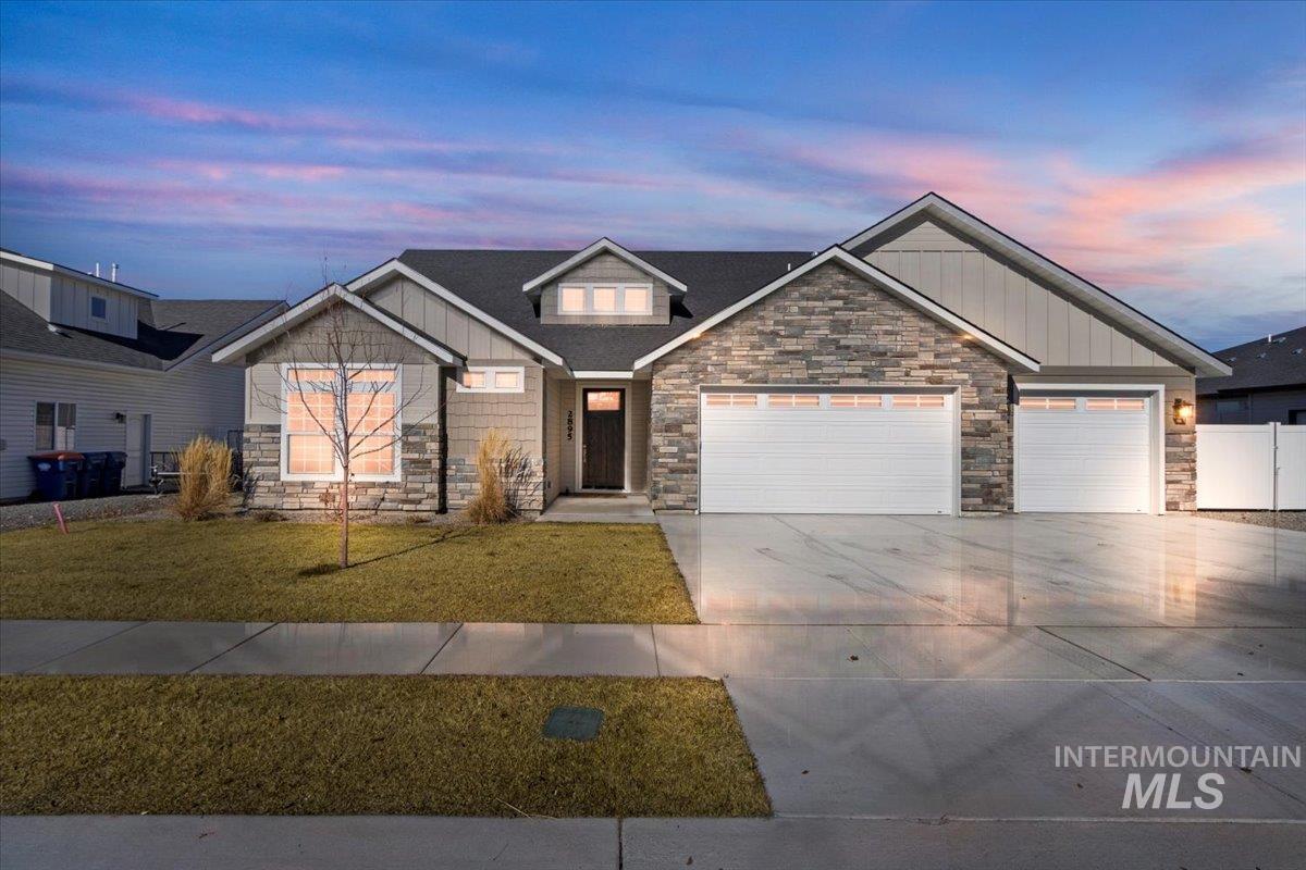 2895 Evening Sun Dr, Twin Falls, Idaho 83301-4891, 3 Bedrooms, 2.5 Bathrooms, Residential For Sale, Price $589,900, 98946810