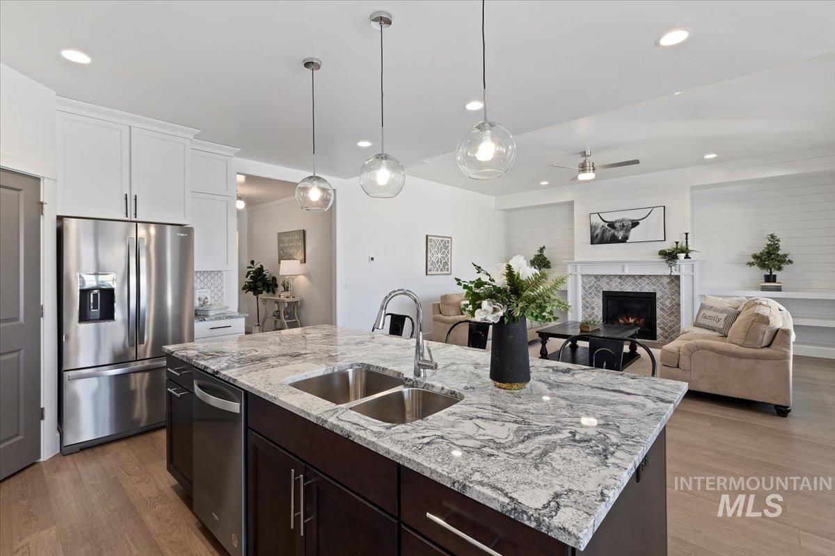 2895 Evening Sun Dr, Twin Falls, Idaho 83301-4891, 3 Bedrooms, 2.5 Bathrooms, Residential For Sale, Price $589,900, 98946810