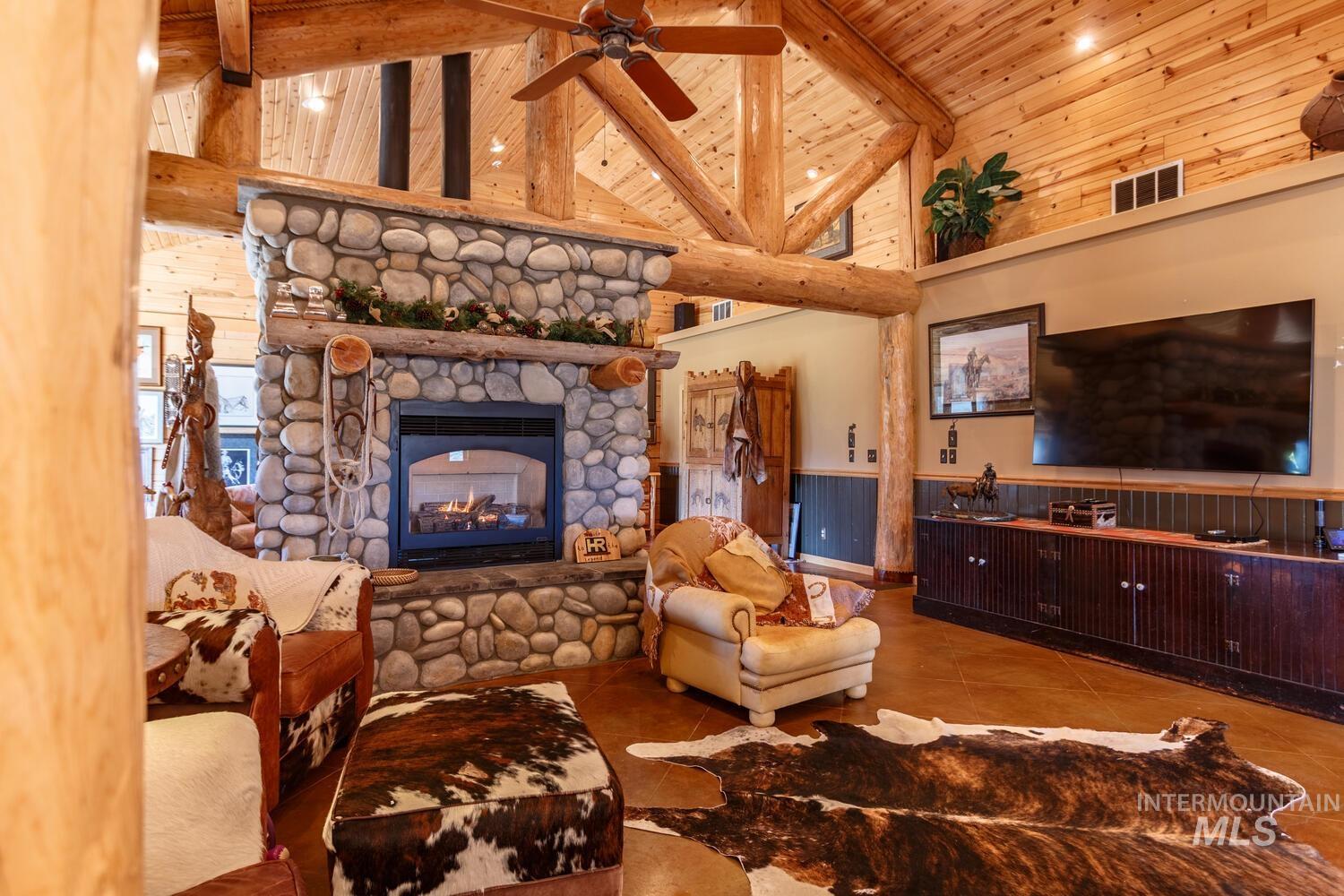21800 Carringer, Mountain Home, Idaho 83647, 3 Bedrooms, 3 Bathrooms, Residential For Sale, Price $4,500,000, 98946812