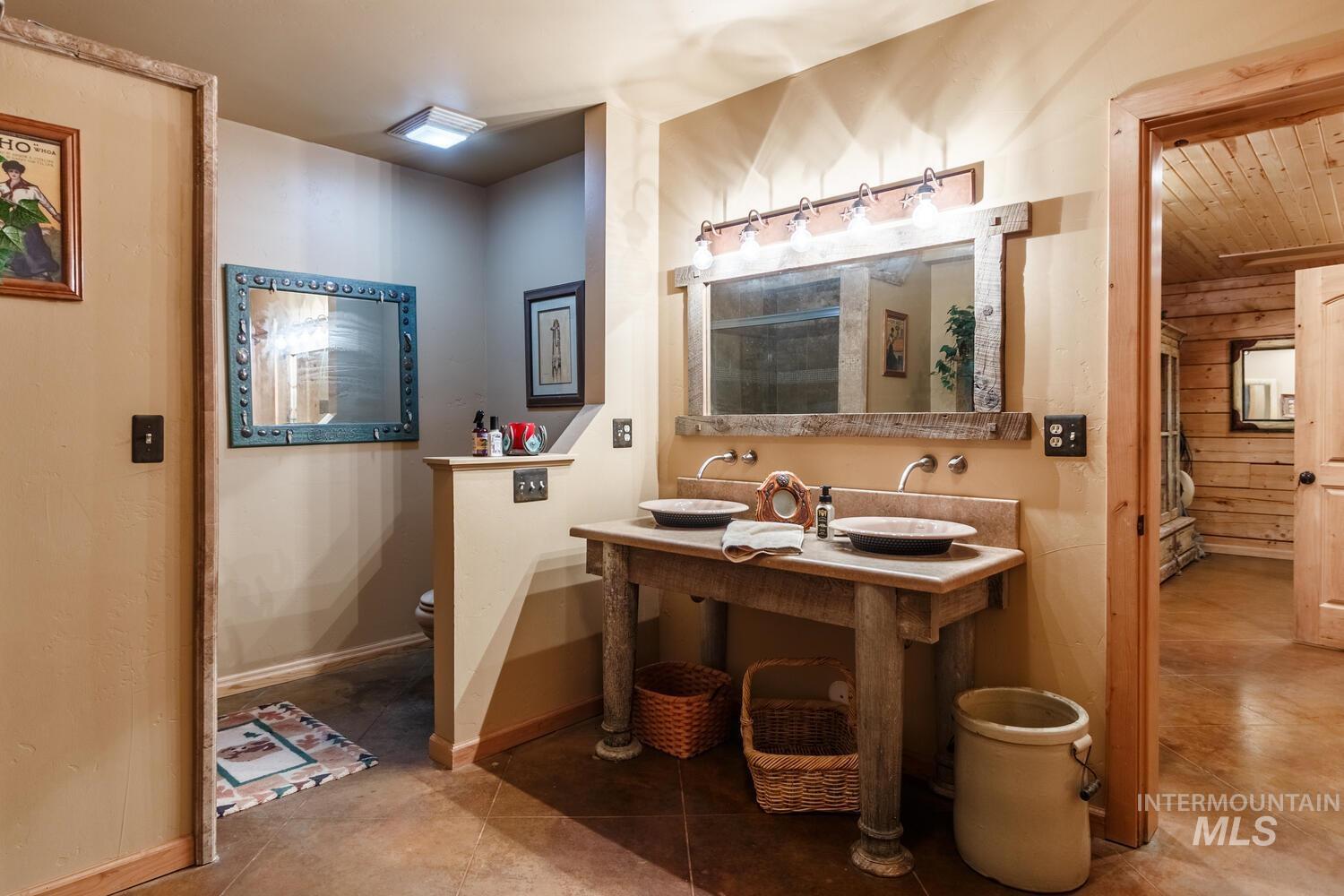 21800 Carringer, Mountain Home, Idaho 83647, 3 Bedrooms, 3 Bathrooms, Residential For Sale, Price $4,500,000, 98946812