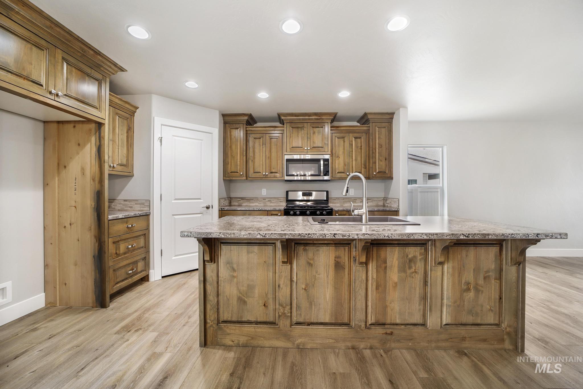 812, 816, 820, Jack Ave, Jerome, Idaho 83338, 4 Bedrooms, 2.5 Bathrooms, Residential Income For Sale, Price $2,376,000, 98946817