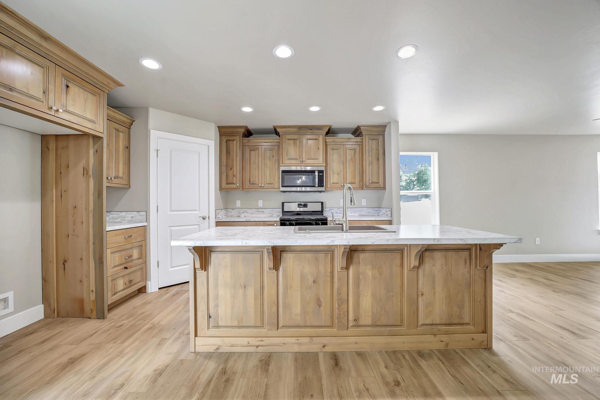 812, 816, 820, Jack Ave, Jerome, Idaho 83338, 4 Bedrooms, 2.5 Bathrooms, Residential Income For Sale, Price $2,376,000, 98946817