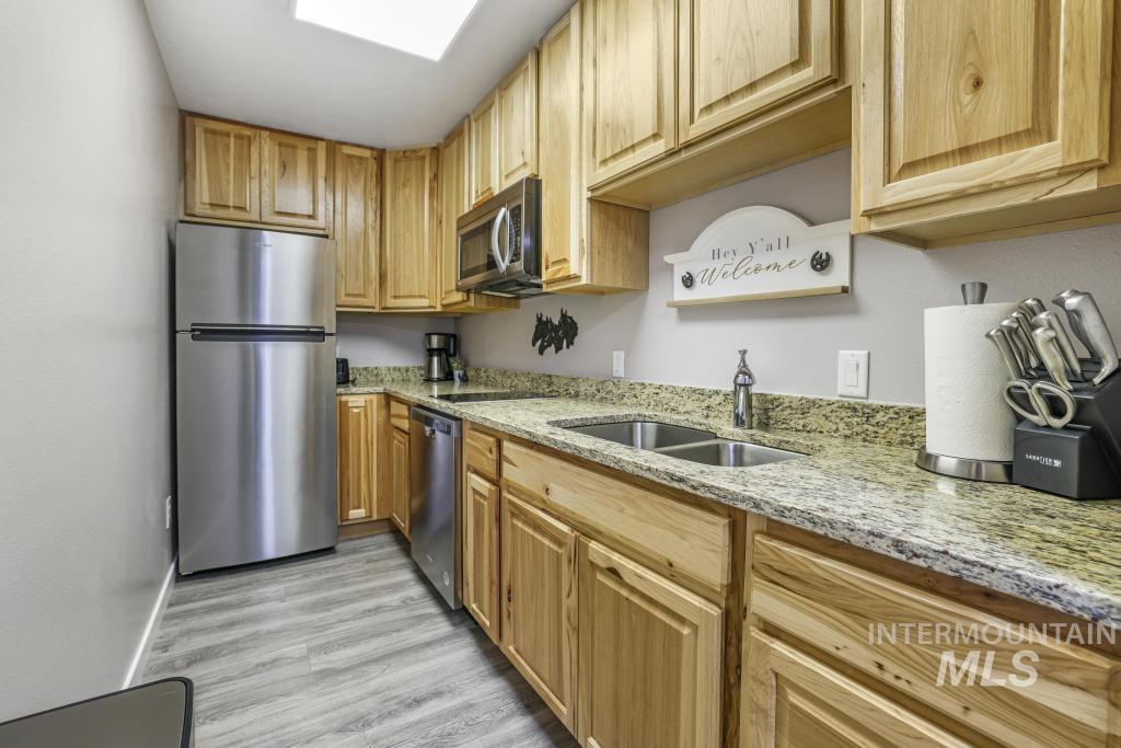 111 Main, Hagerman, Idaho 83332, 2 Bedrooms, 1 Bathroom, Residential Income For Sale, Price $549,900, 98946822