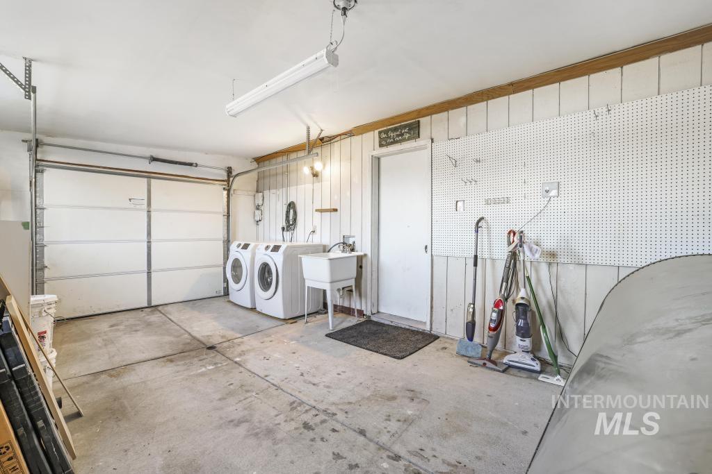111 Main, Hagerman, Idaho 83332, 2 Bedrooms, 1 Bathroom, Residential Income For Sale, Price $549,900, 98946822