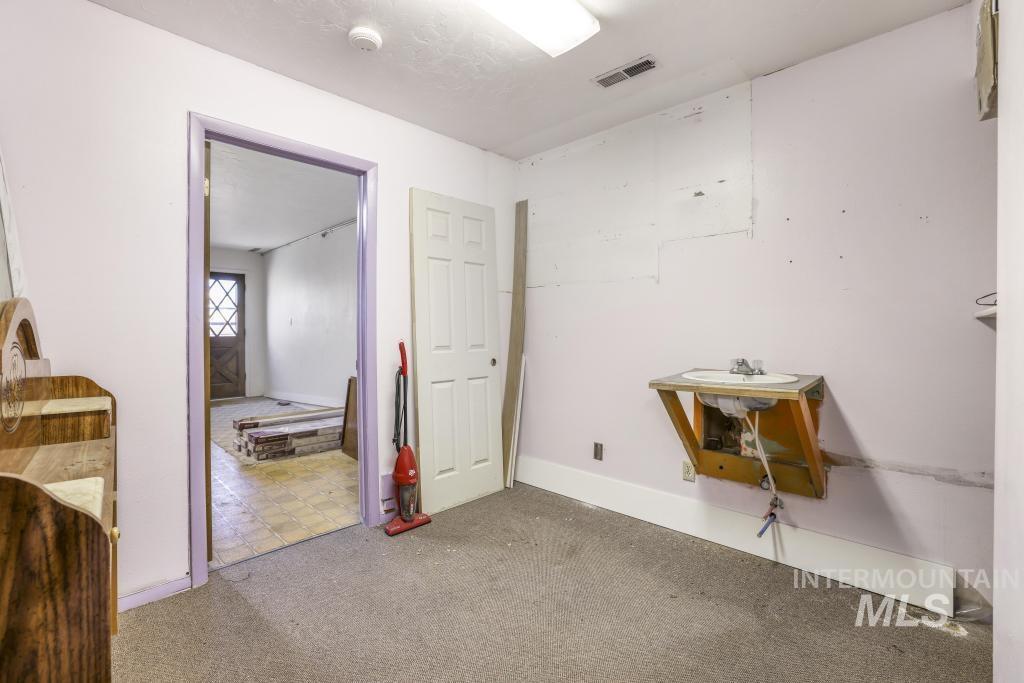 111 Main, Hagerman, Idaho 83332, 2 Bedrooms, 1 Bathroom, Residential Income For Sale, Price $549,900, 98946822