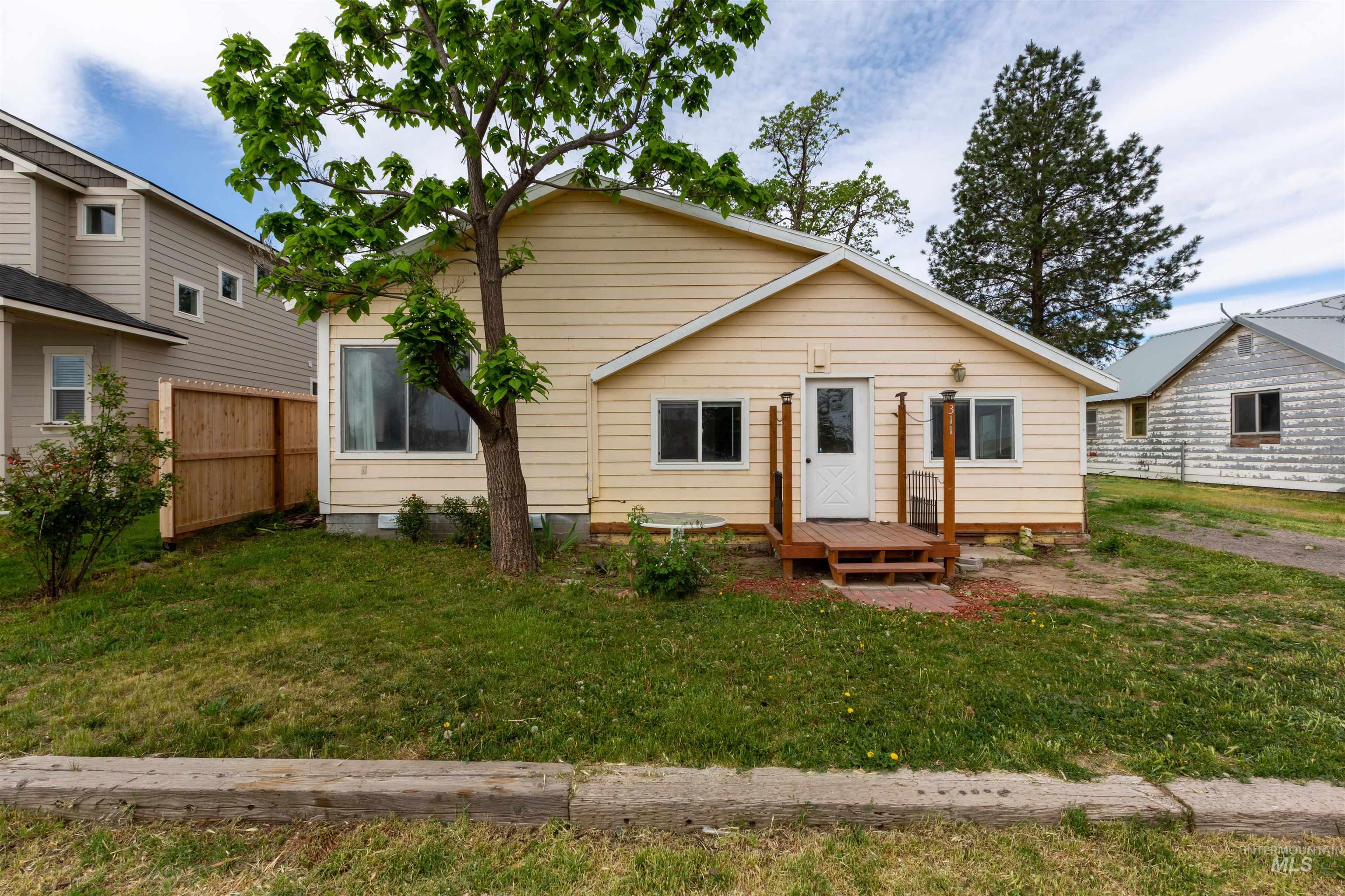 311 Patton St, Marsing, Idaho 83639-5107, 2 Bedrooms, 1 Bathroom, Residential For Sale, Price $235,000, 98946824