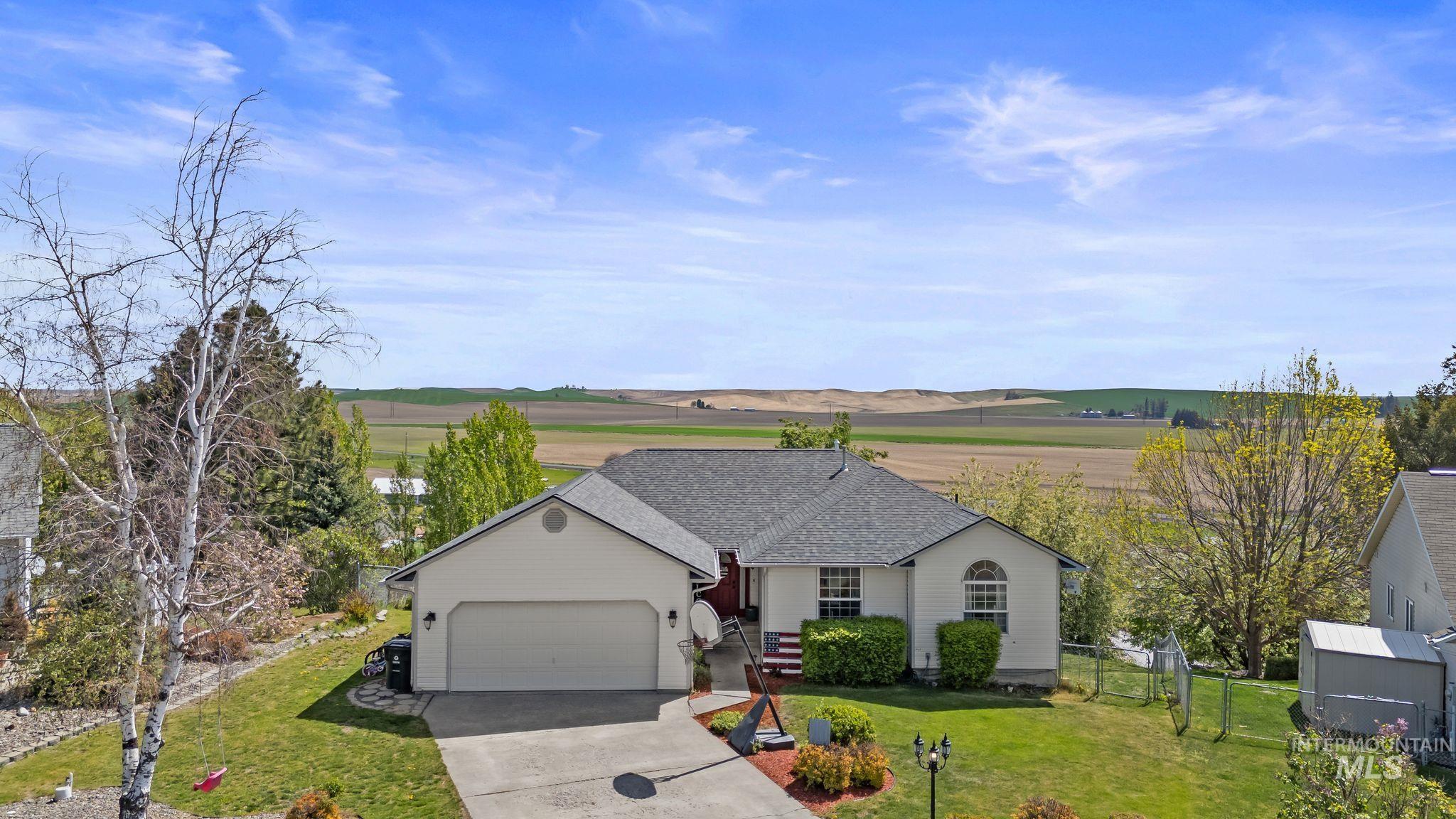 444 E Valleyview Ave., Genesee, Idaho 83832, 5 Bedrooms, 3 Bathrooms, Residential For Sale, Price $450,000,MLS 98946849