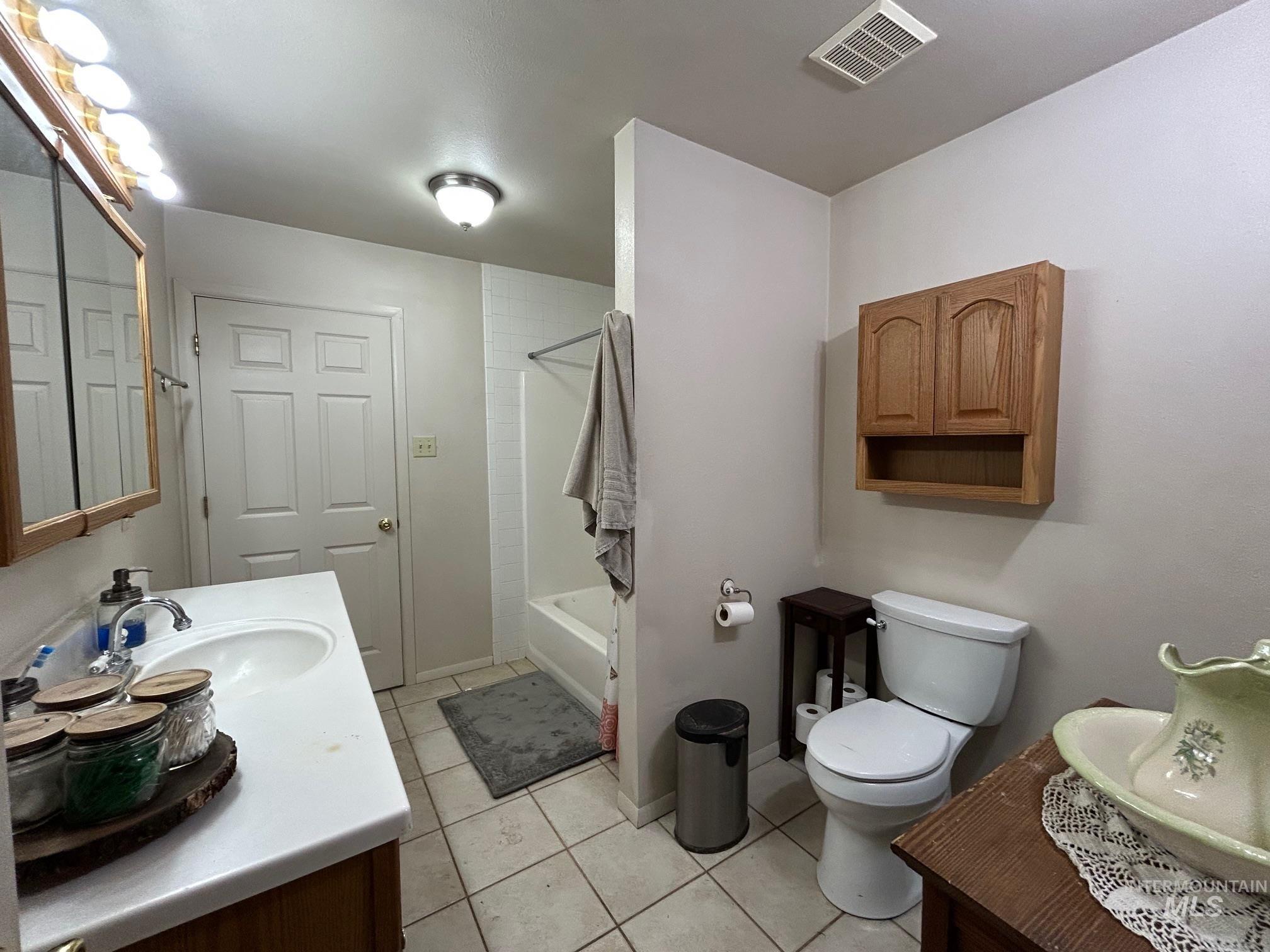 1585 Woodside Road, Winchester, Idaho 83555, 2 Bedrooms, 1 Bathroom, Residential For Sale, Price $525,000, 98946875