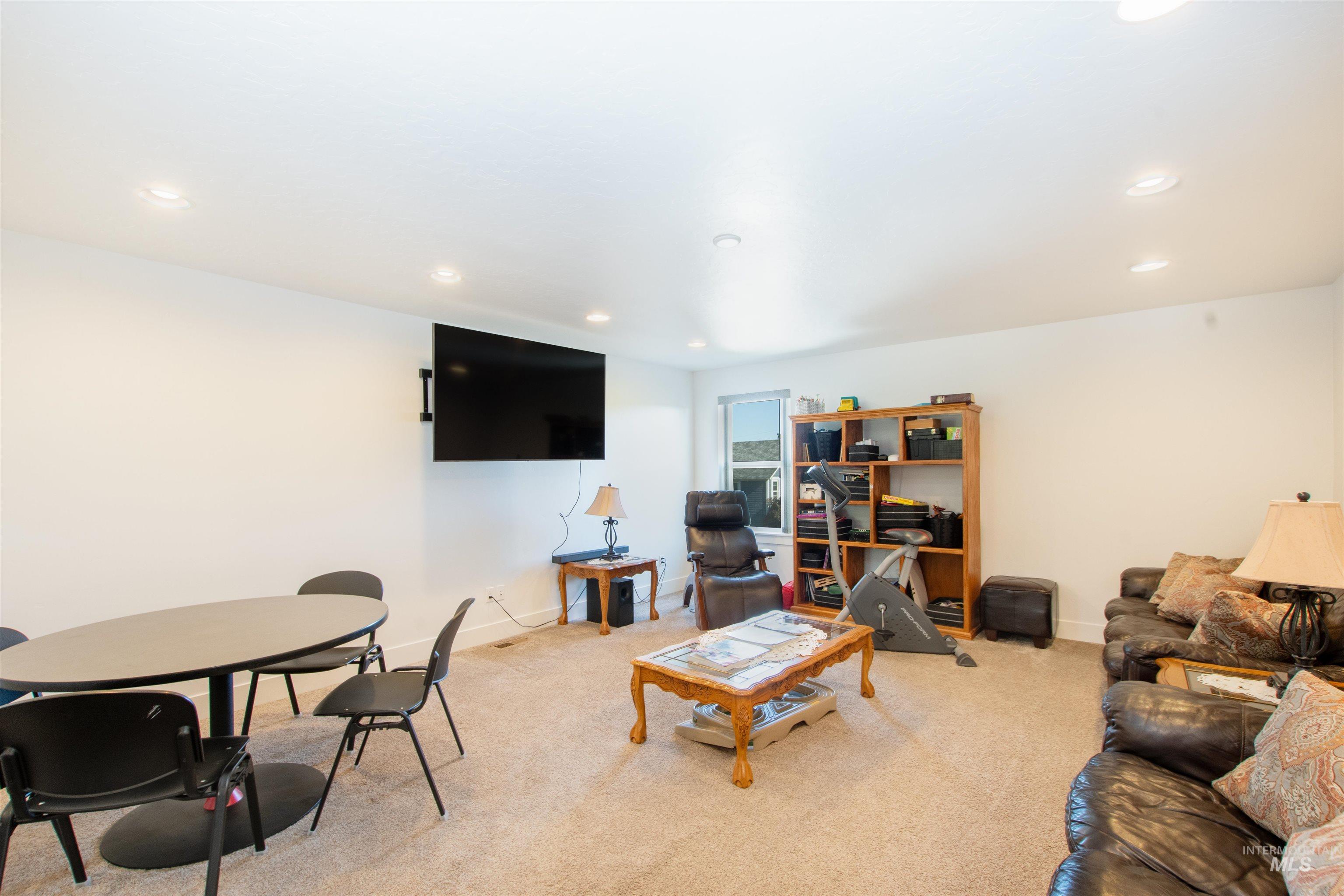 3908 E Park Ridge Dr, Nampa, Idaho 83687, 5 Bedrooms, 2.5 Bathrooms, Residential For Sale, Price $570,000, 98946878