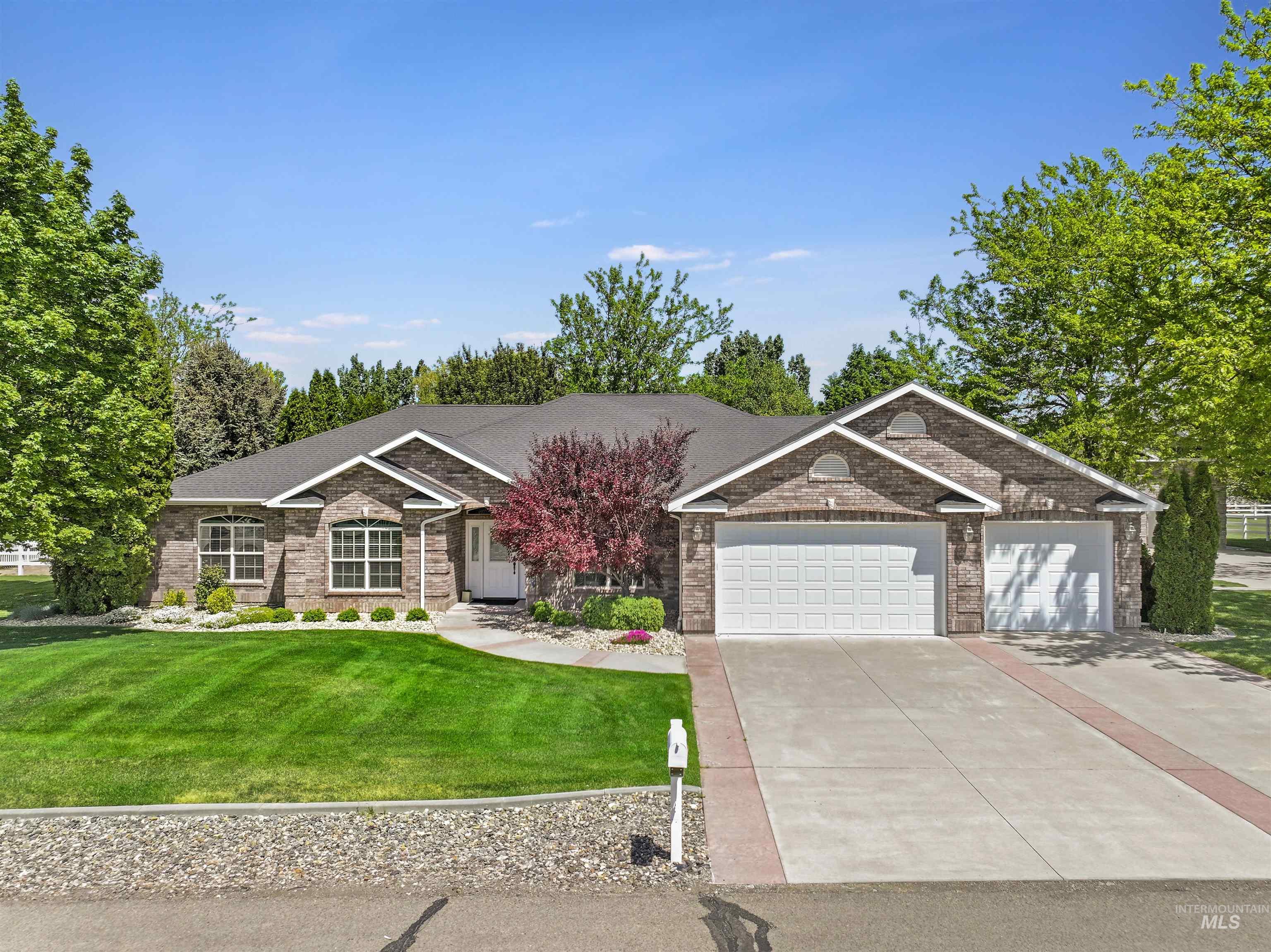 3512 E 3980 N, Kimberly, Idaho 83341, 4 Bedrooms, 2.5 Bathrooms, Residential For Sale, Price $774,900, 98946886