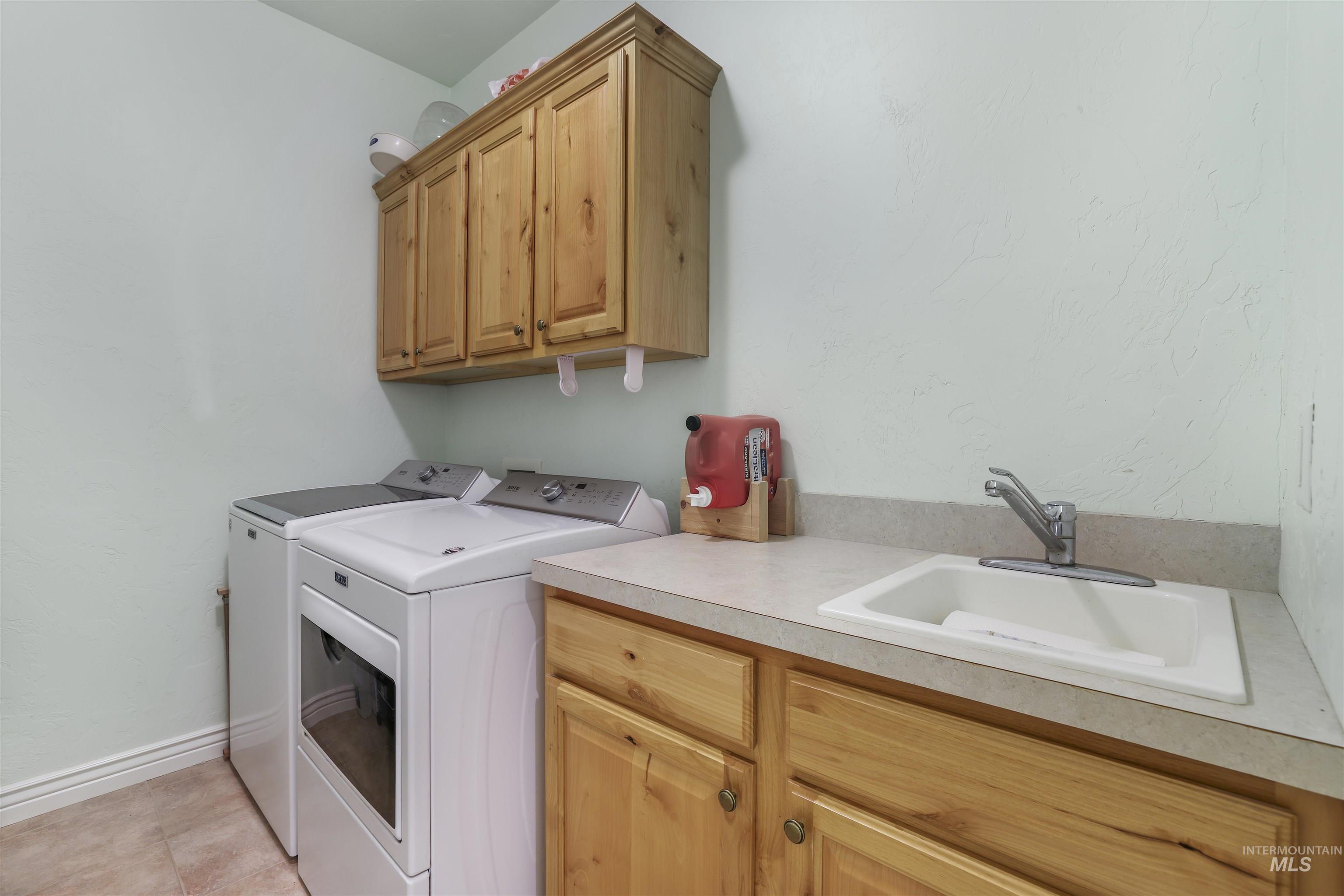 3512 E 3980 N, Kimberly, Idaho 83341, 4 Bedrooms, 2.5 Bathrooms, Residential For Sale, Price $774,900, 98946886