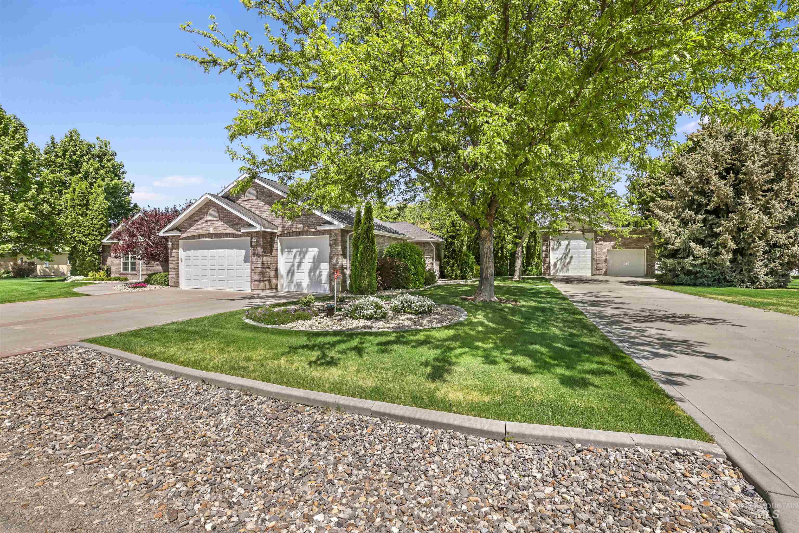 3512 E 3980 N, Kimberly, Idaho 83341, 4 Bedrooms, 2.5 Bathrooms, Residential For Sale, Price $774,900, 98946886