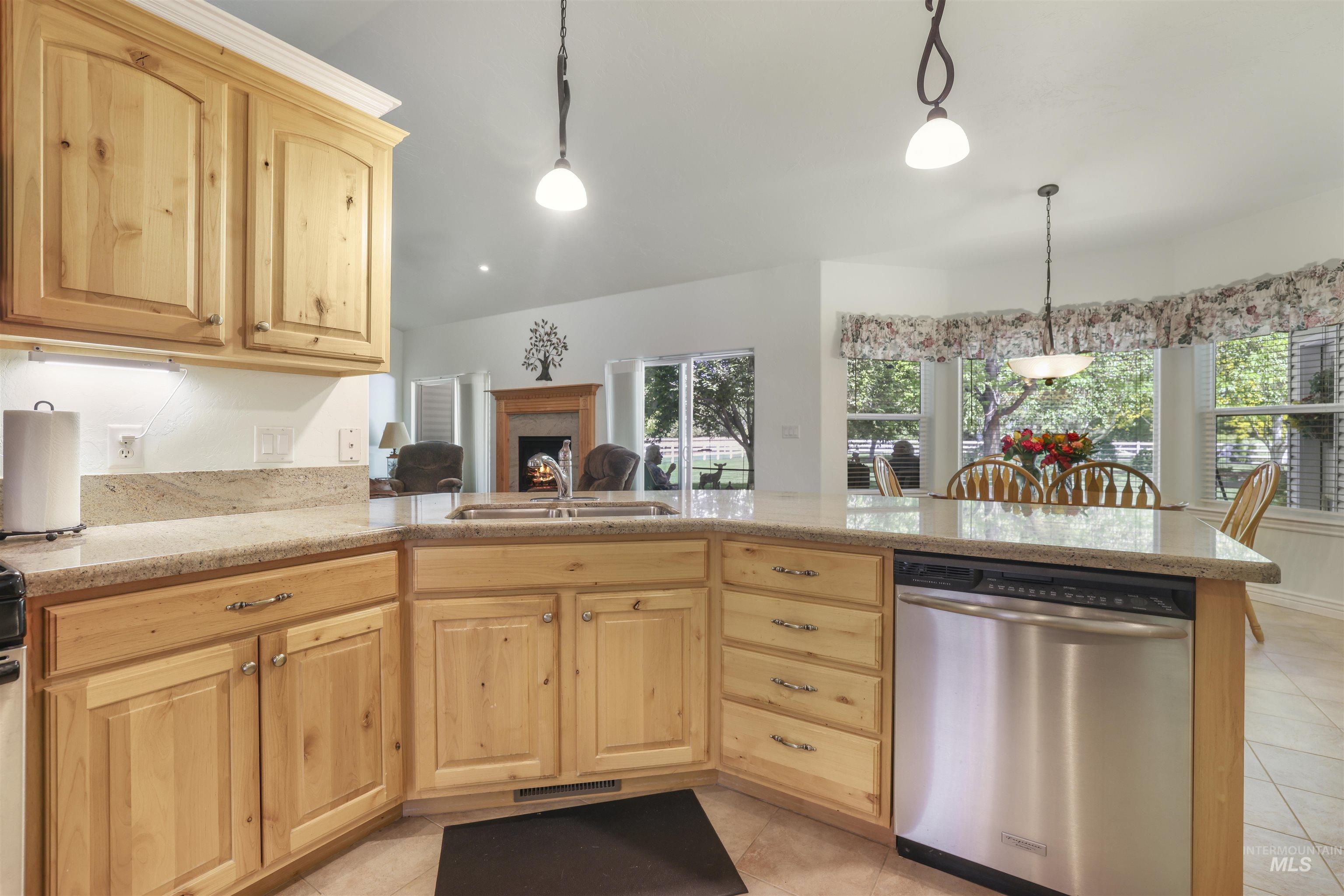 3512 E 3980 N, Kimberly, Idaho 83341, 4 Bedrooms, 2.5 Bathrooms, Residential For Sale, Price $774,900, 98946886