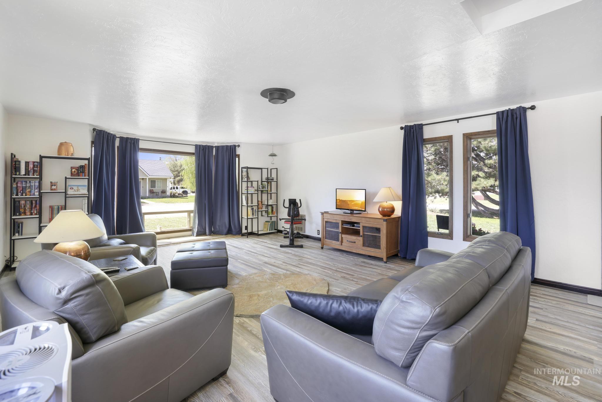204 E Kootenai Ave, Richfield, Idaho 83349, 3 Bedrooms, 2 Bathrooms, Residential For Sale, Price $355,000, 98946893
