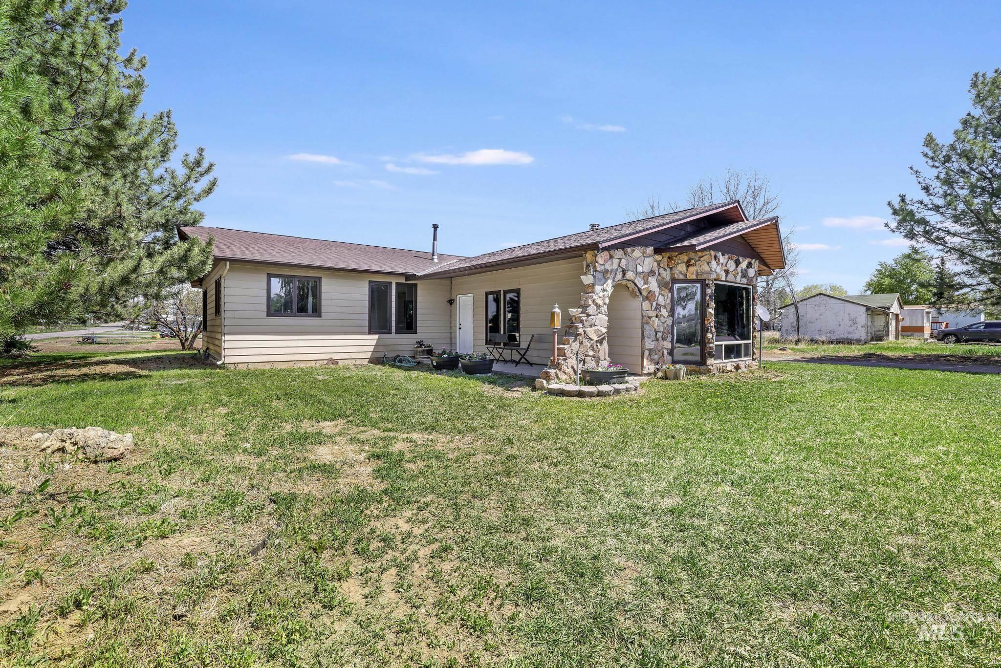 204 E Kootenai Ave, Richfield, Idaho 83349, 3 Bedrooms, 2 Bathrooms, Residential For Sale, Price $355,000, 98946893