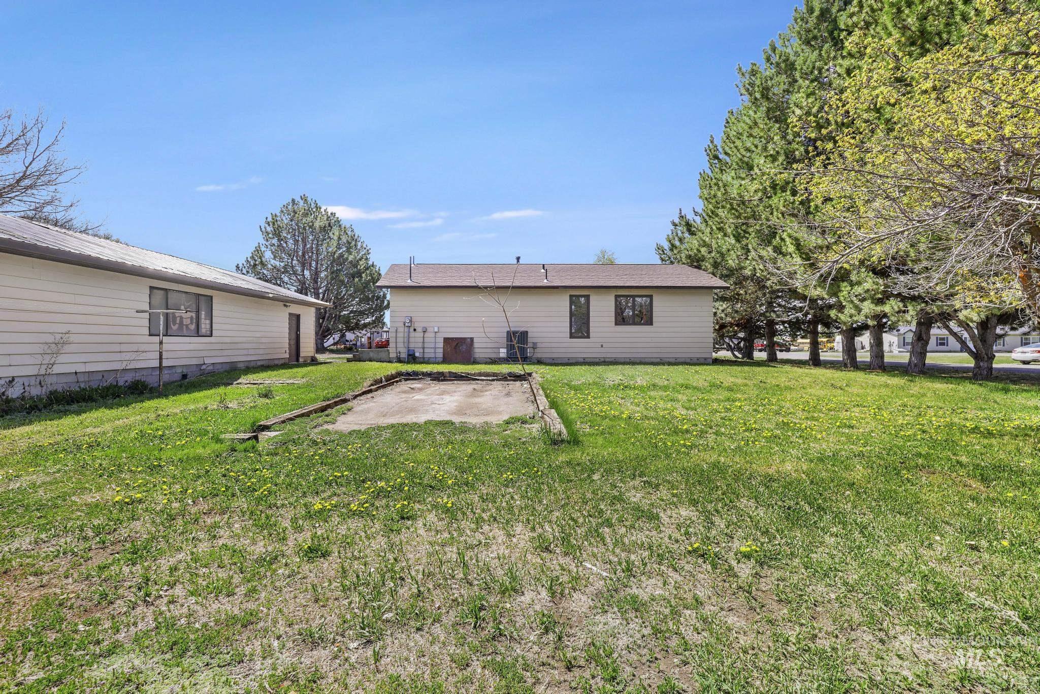 204 E Kootenai Ave, Richfield, Idaho 83349, 3 Bedrooms, 2 Bathrooms, Residential For Sale, Price $355,000, 98946893