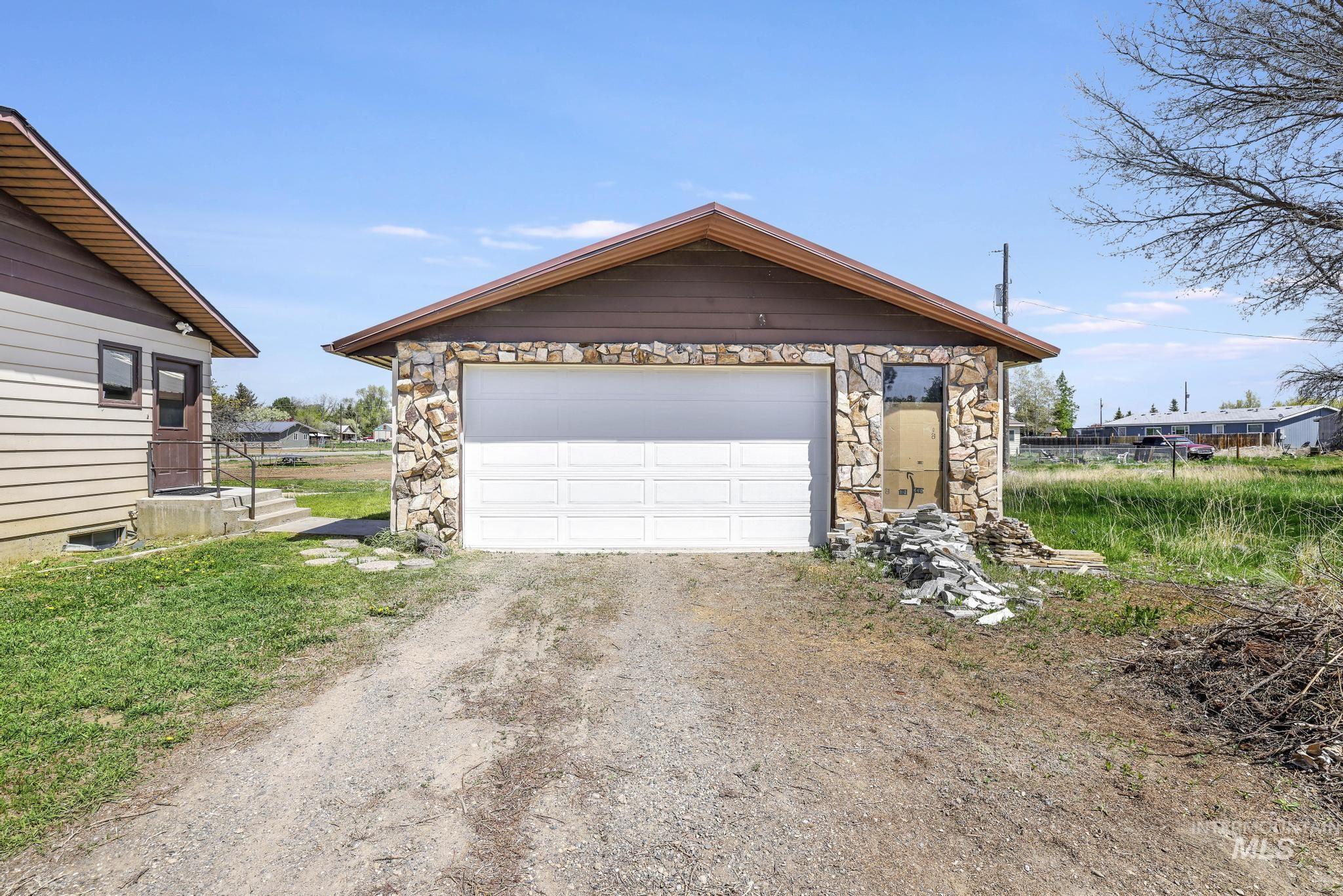 204 E Kootenai Ave, Richfield, Idaho 83349, 3 Bedrooms, 2 Bathrooms, Residential For Sale, Price $355,000, 98946893