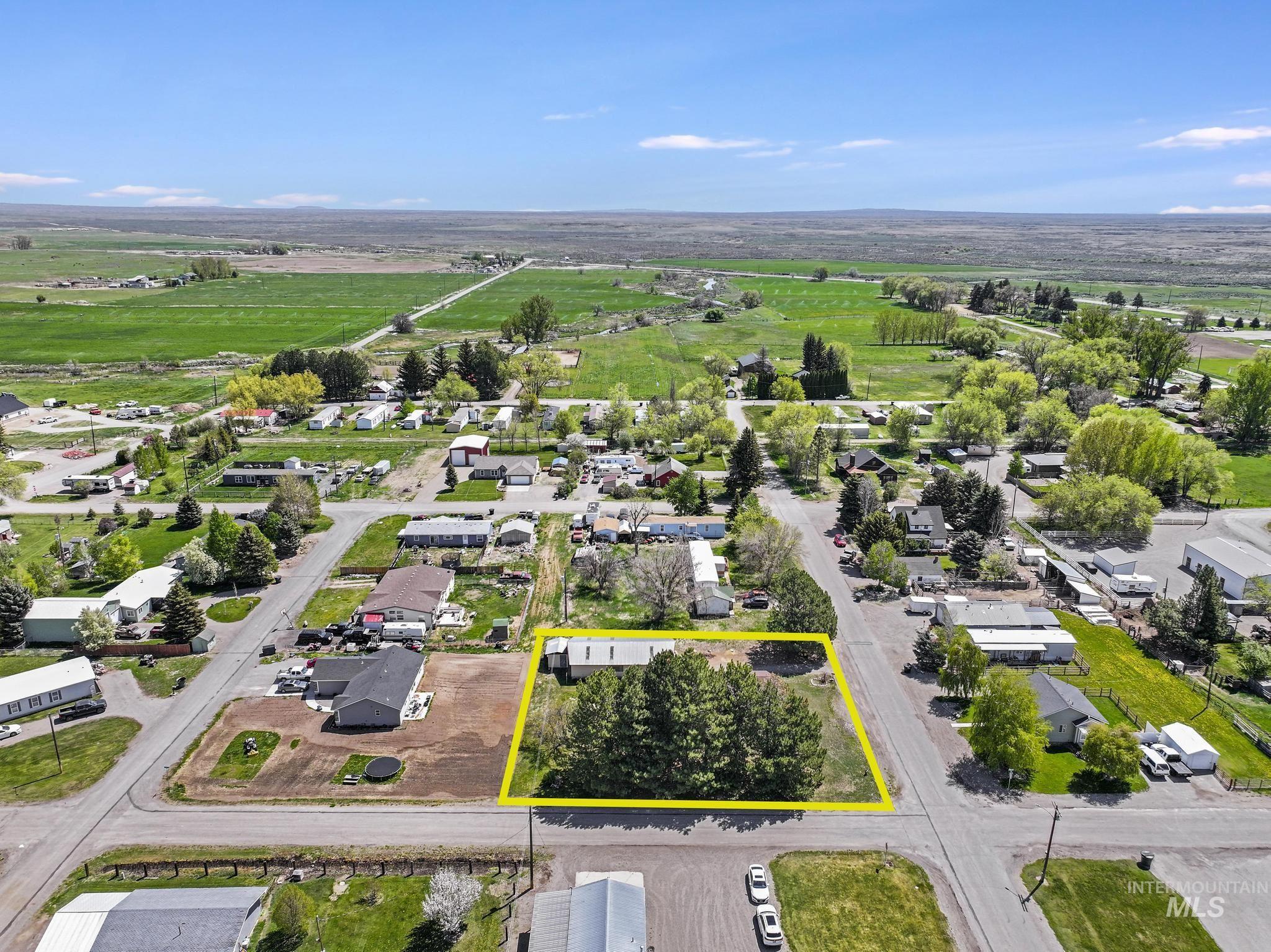204 E Kootenai Ave, Richfield, Idaho 83349, 3 Bedrooms, 2 Bathrooms, Residential For Sale, Price $355,000, 98946893
