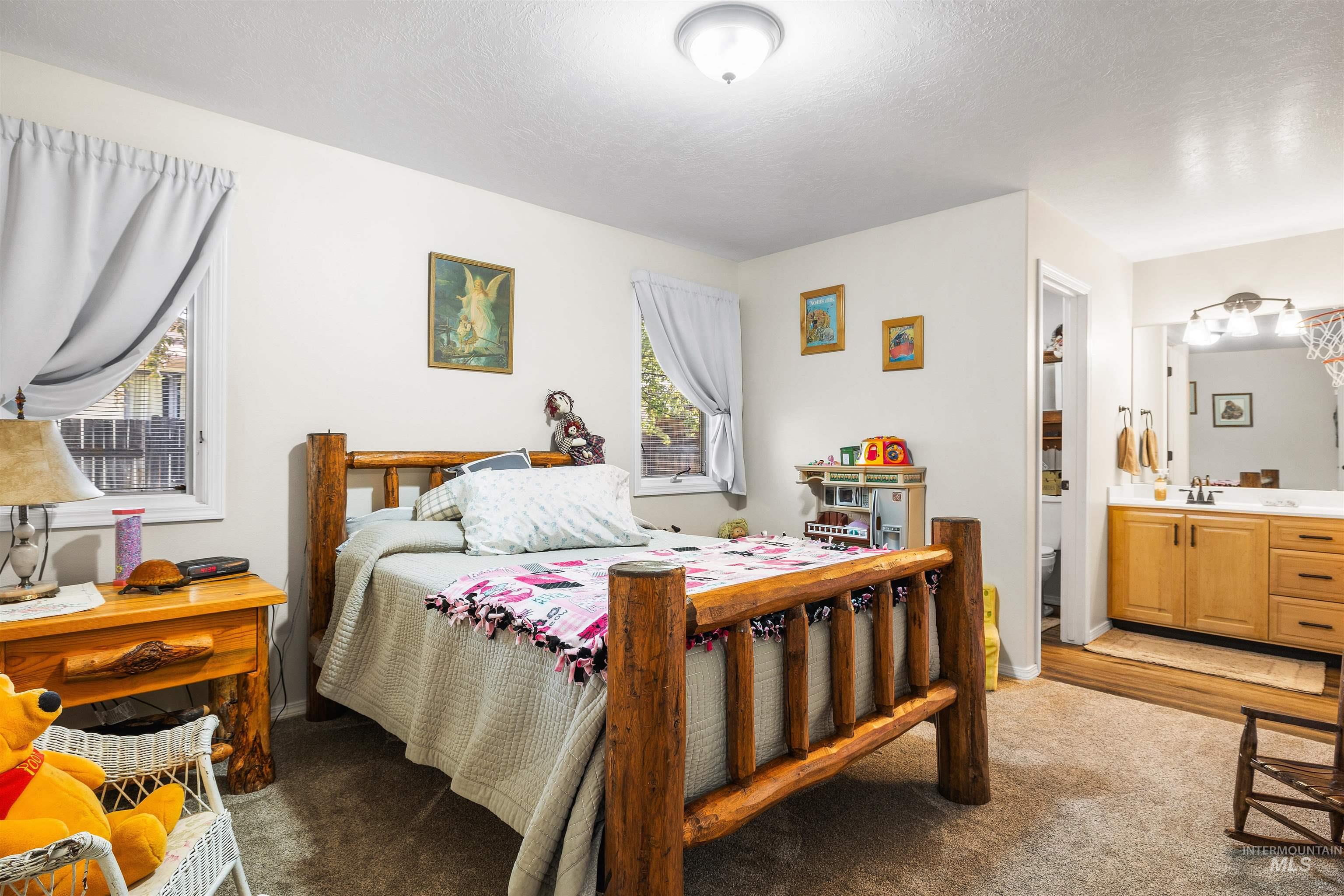 2380 Twin Oaks Park, Twin Falls, Idaho 83301, 3 Bedrooms, 3.5 Bathrooms, Residential For Sale, Price $619,900, 98946909
