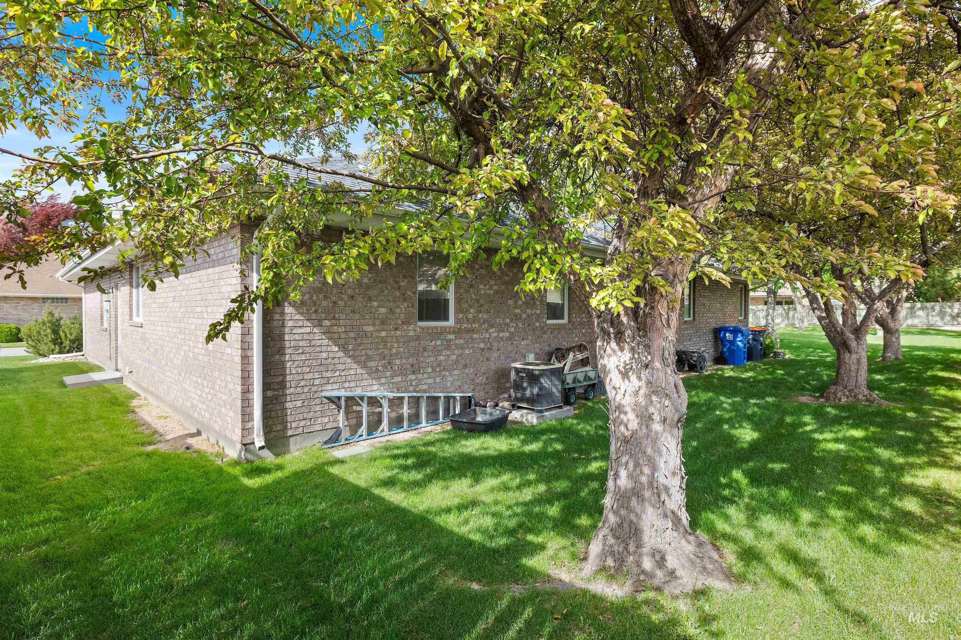 2380 Twin Oaks Park, Twin Falls, Idaho 83301, 3 Bedrooms, 3.5 Bathrooms, Residential For Sale, Price $619,900, 98946909