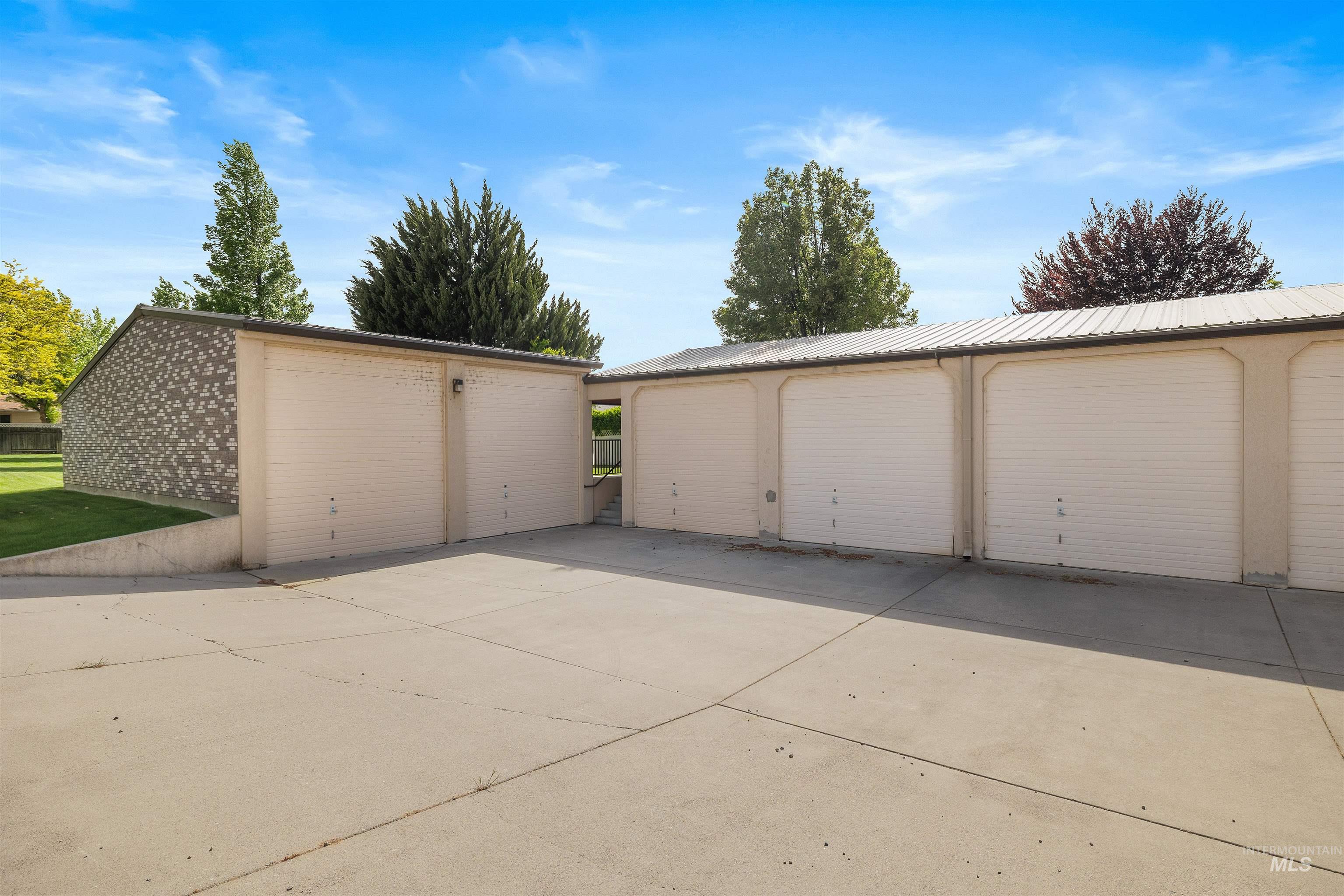2380 Twin Oaks Park, Twin Falls, Idaho 83301, 3 Bedrooms, 3.5 Bathrooms, Residential For Sale, Price $619,900, 98946909