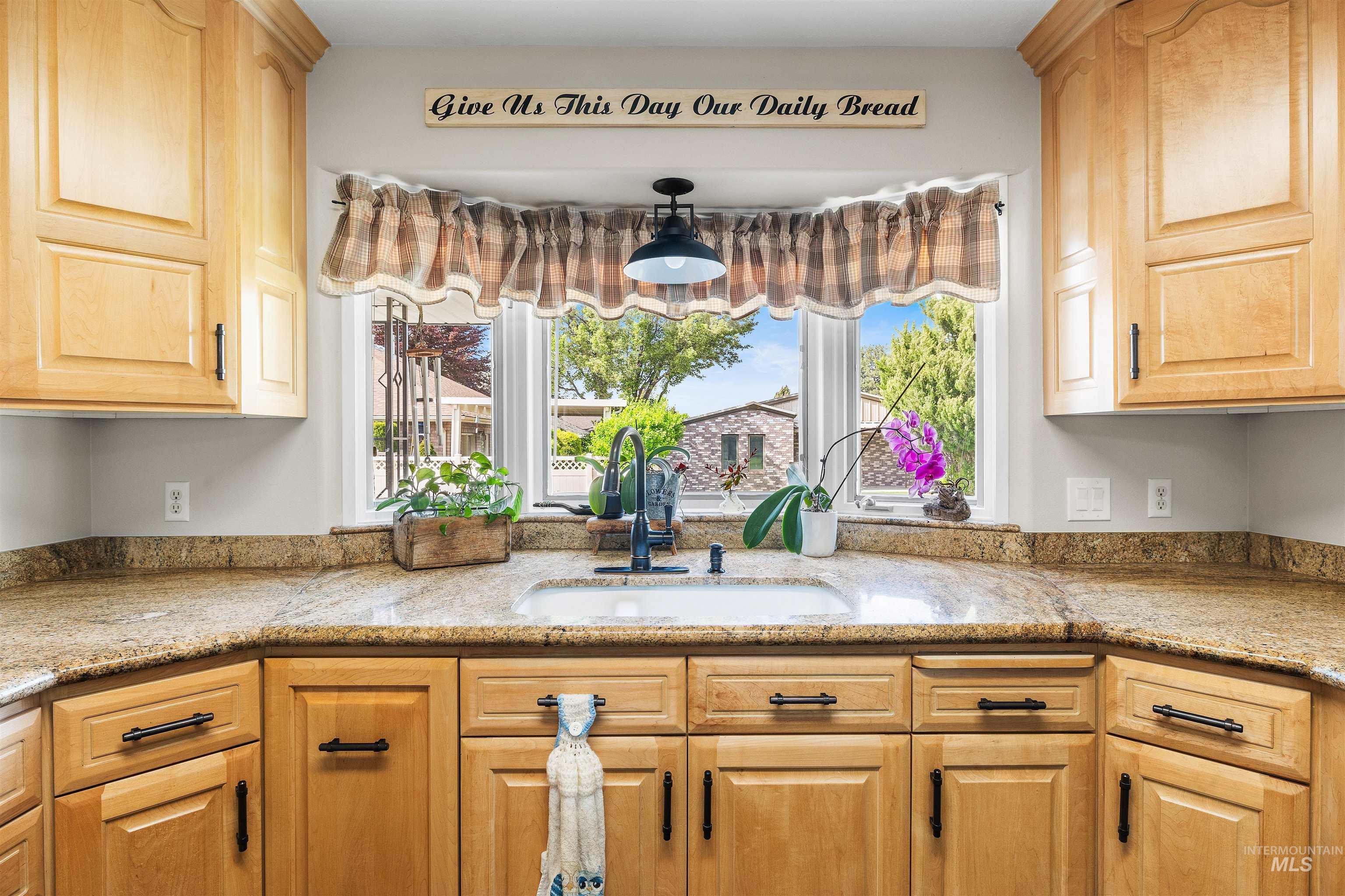2380 Twin Oaks Park, Twin Falls, Idaho 83301, 3 Bedrooms, 3.5 Bathrooms, Residential For Sale, Price $619,900, 98946909