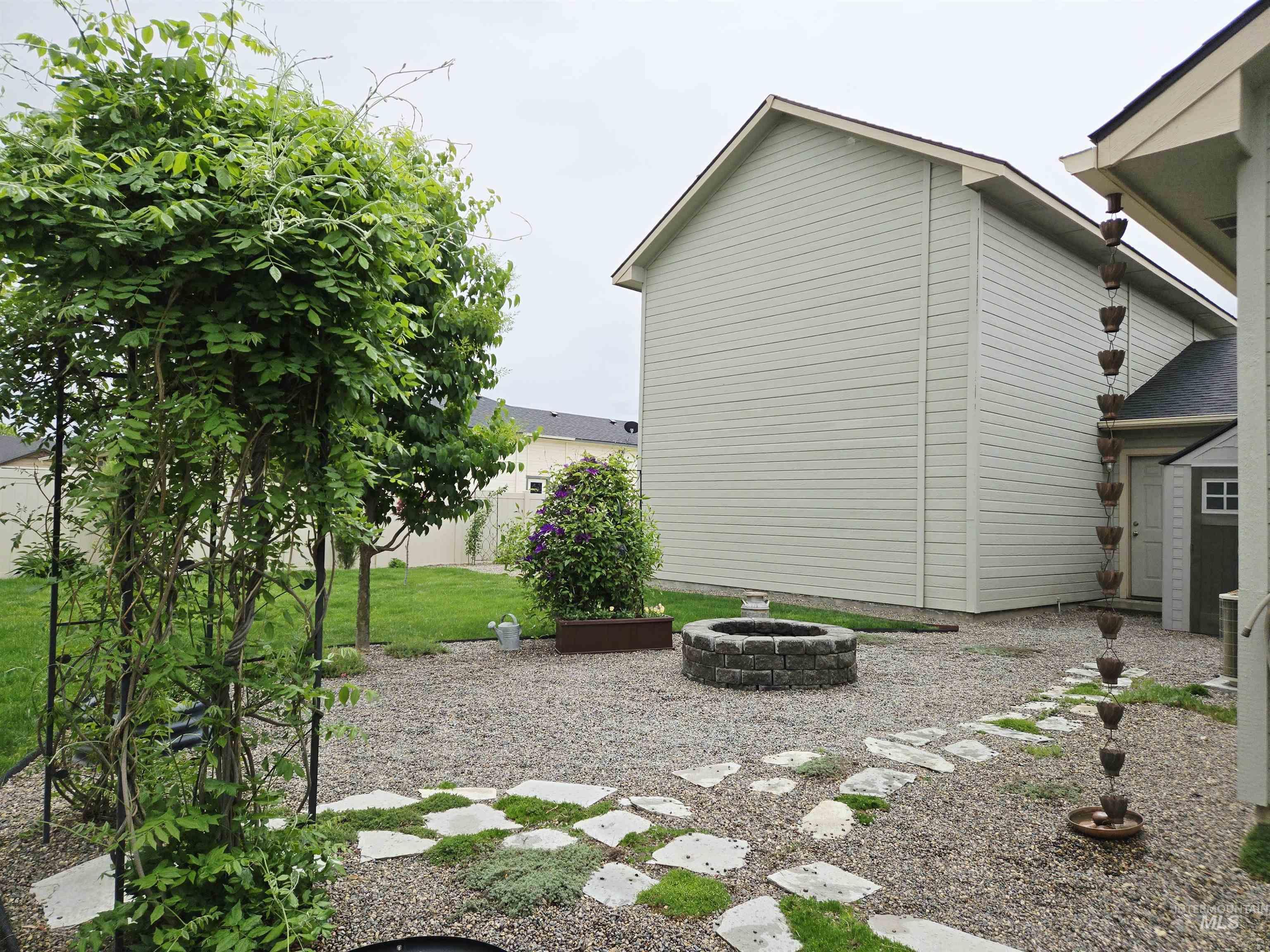 2716 Dogwood Ave, Fruitland, Idaho 83619, 3 Bedrooms, 2 Bathrooms, Residential For Sale, Price $545,000, 98946918