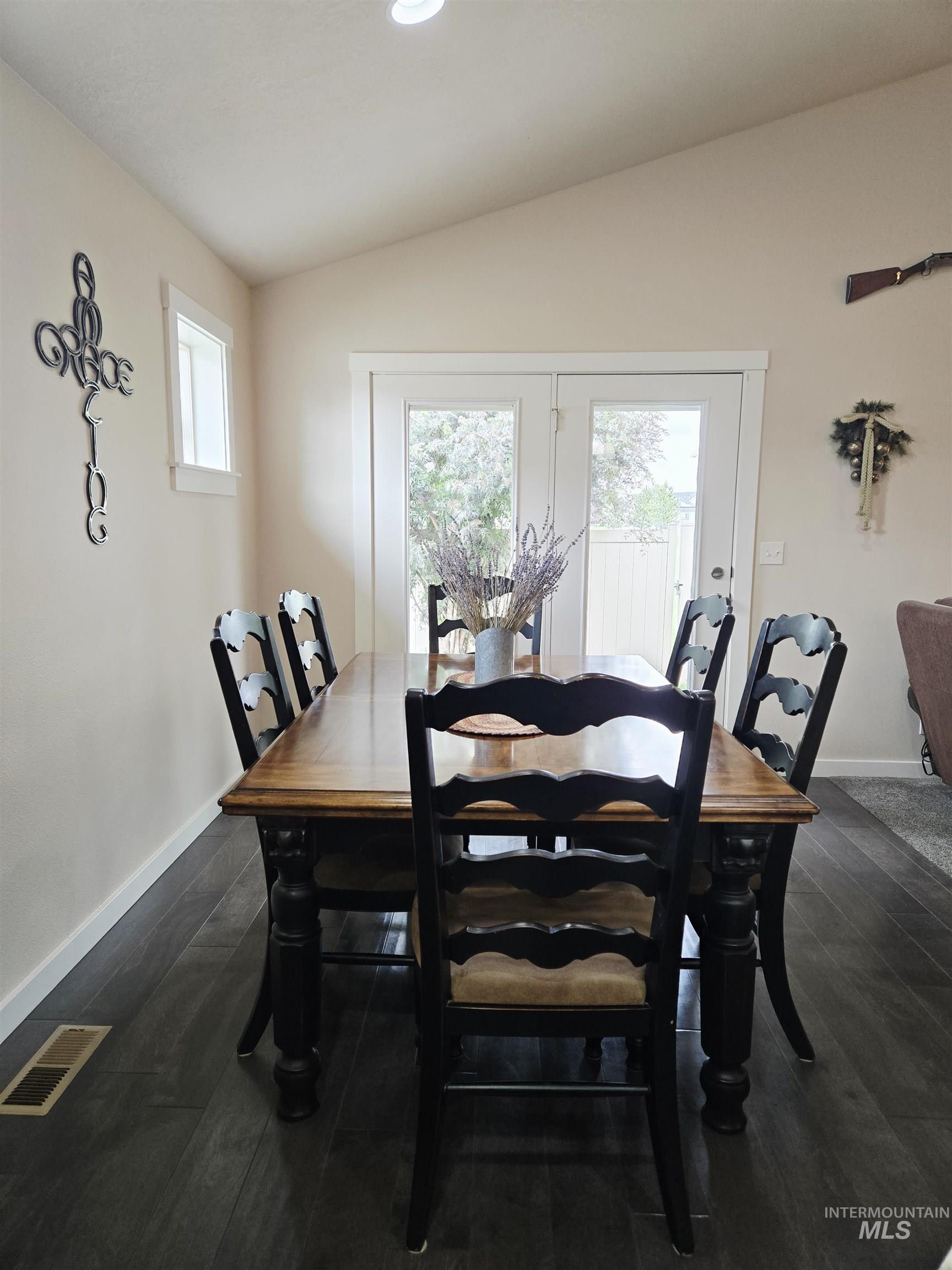 2716 Dogwood Ave, Fruitland, Idaho 83619, 3 Bedrooms, 2 Bathrooms, Residential For Sale, Price $545,000, 98946918