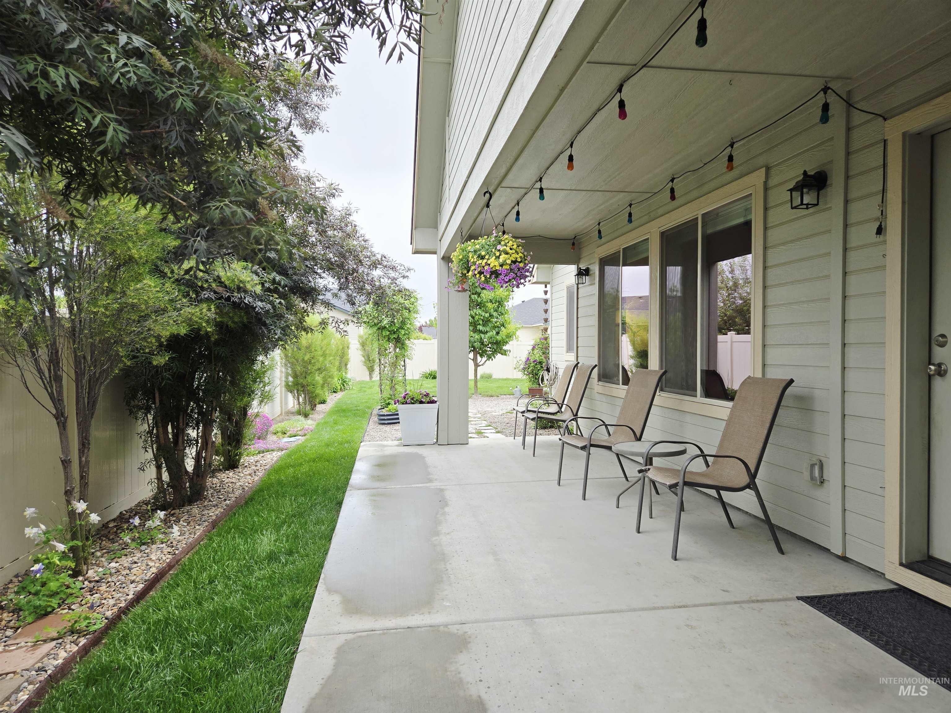 2716 Dogwood Ave, Fruitland, Idaho 83619, 3 Bedrooms, 2 Bathrooms, Residential For Sale, Price $545,000, 98946918