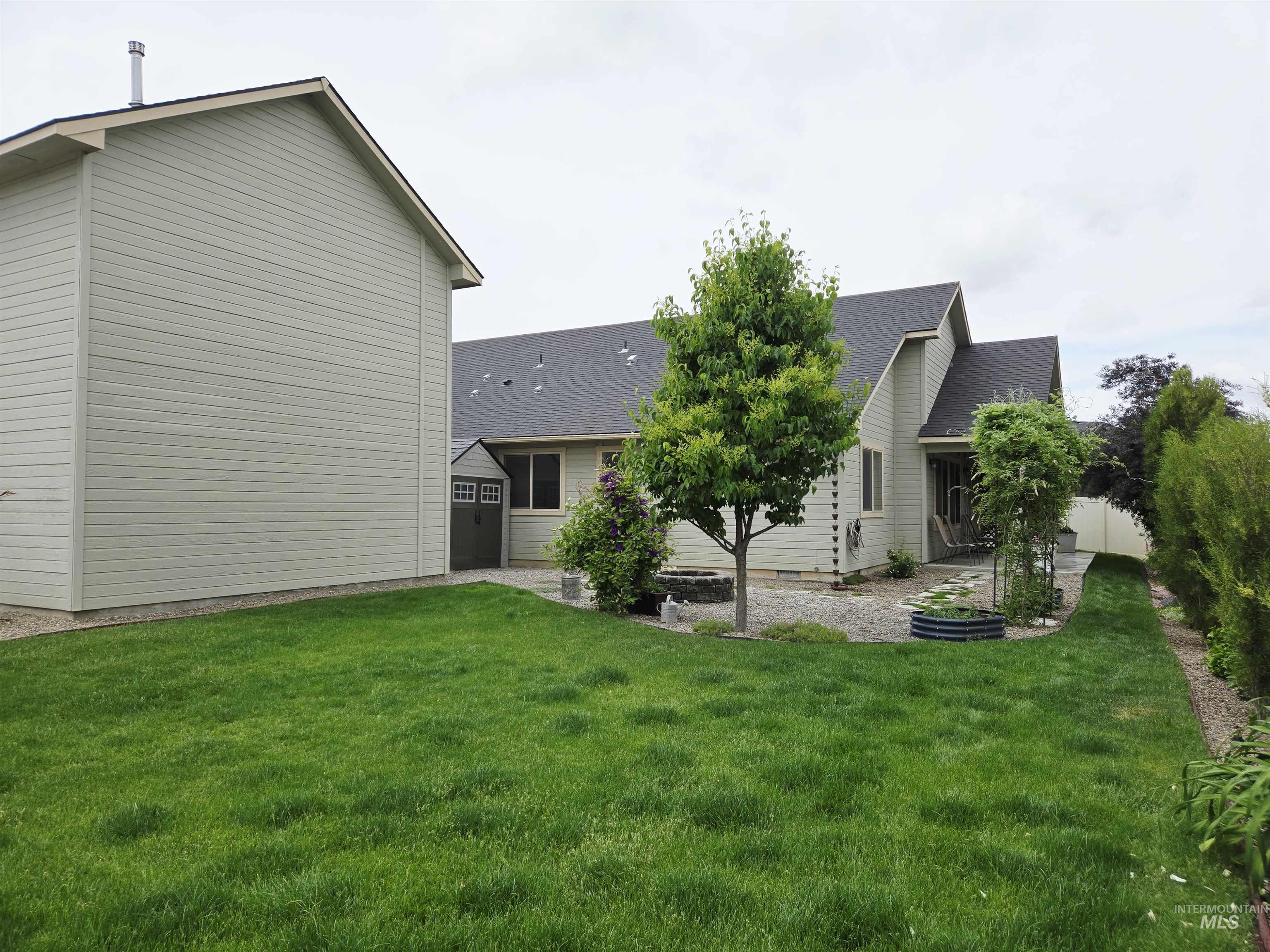 2716 Dogwood Ave, Fruitland, Idaho 83619, 3 Bedrooms, 2 Bathrooms, Residential For Sale, Price $545,000, 98946918