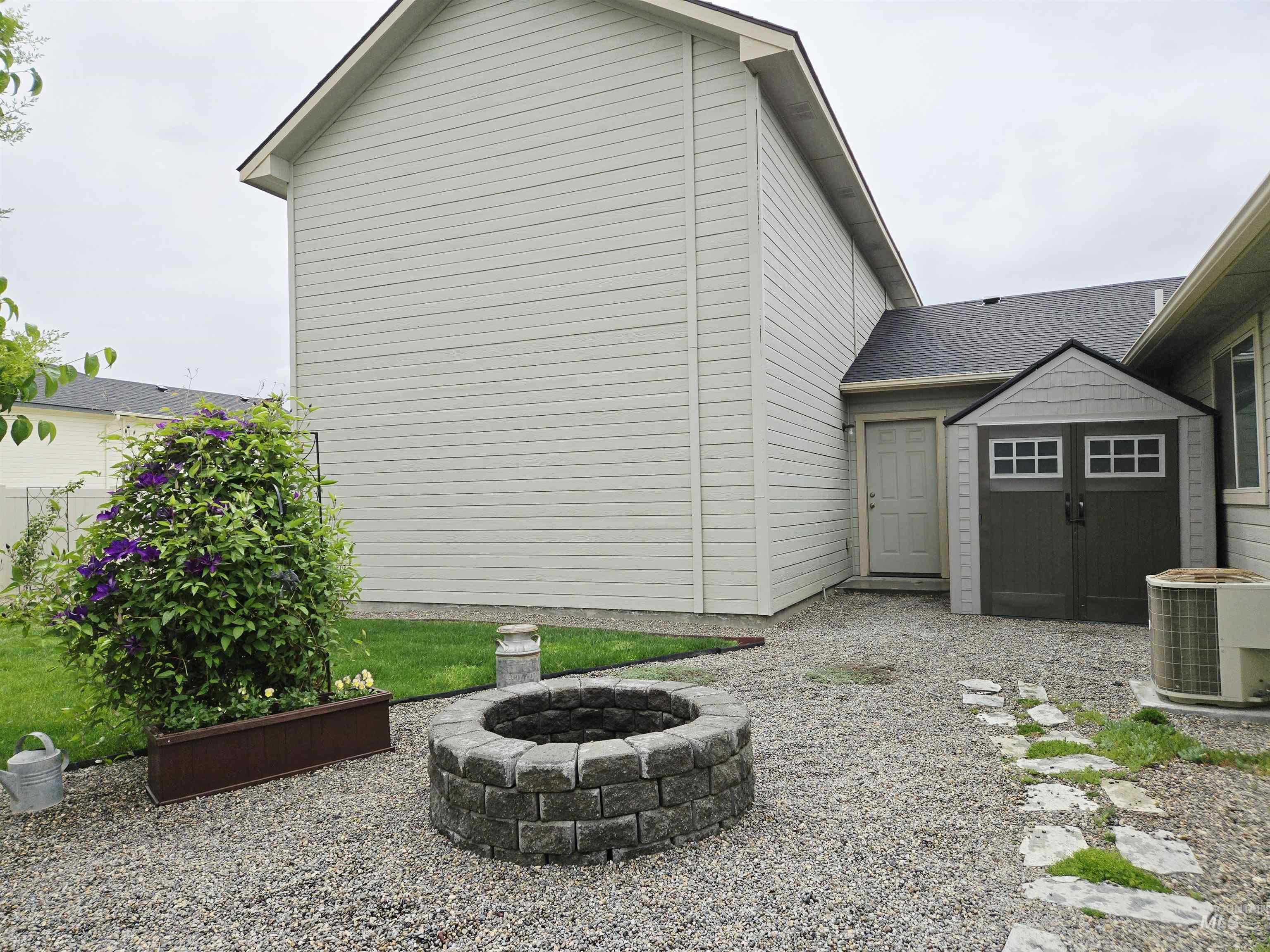 2716 Dogwood Ave, Fruitland, Idaho 83619, 3 Bedrooms, 2 Bathrooms, Residential For Sale, Price $545,000, 98946918