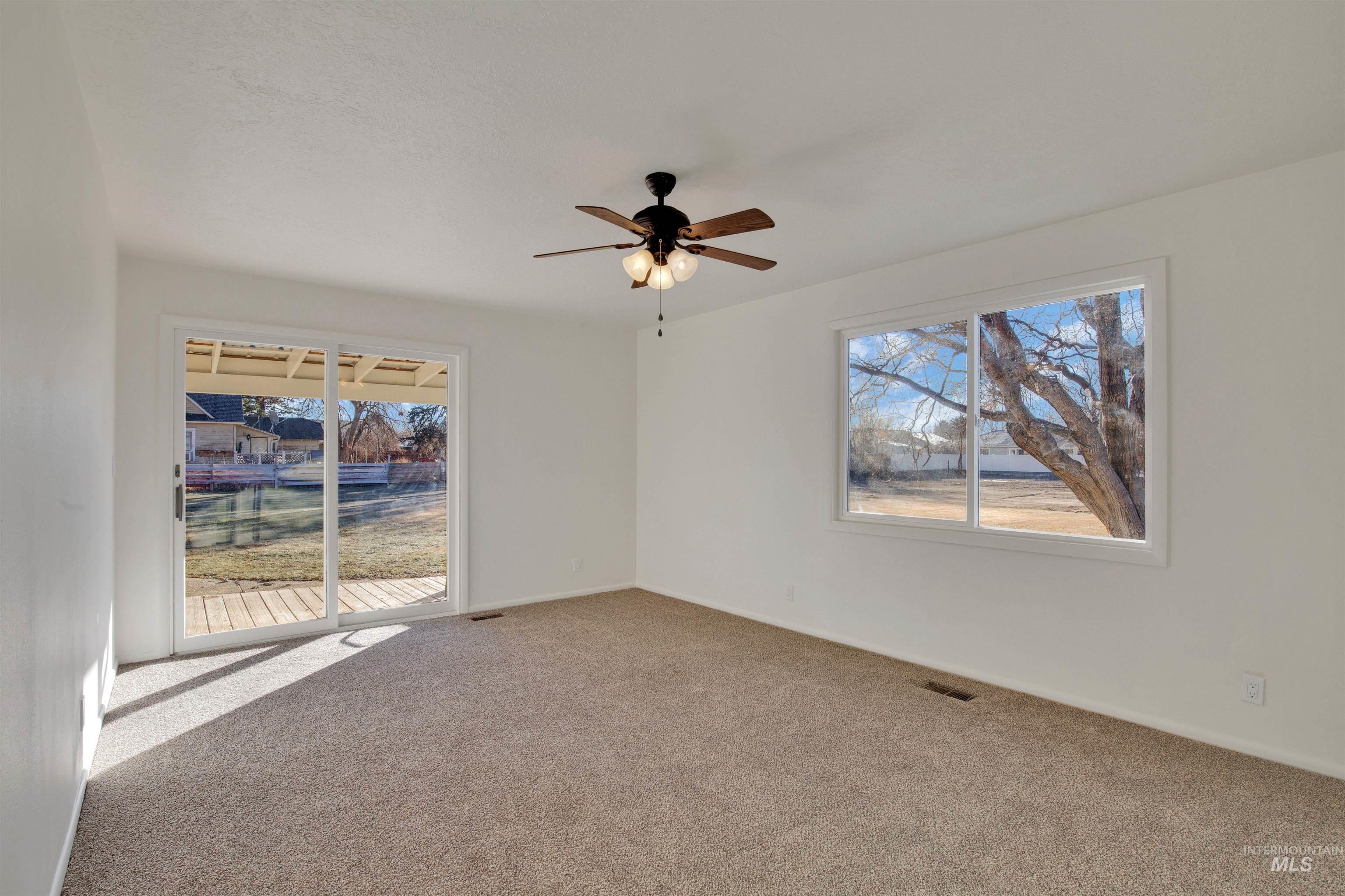 2420 Elizabeth Blvd, Twin Falls, Idaho 83301, 2 Bedrooms, 3 Bathrooms, Residential Income For Sale, Price $649,900, 98946934